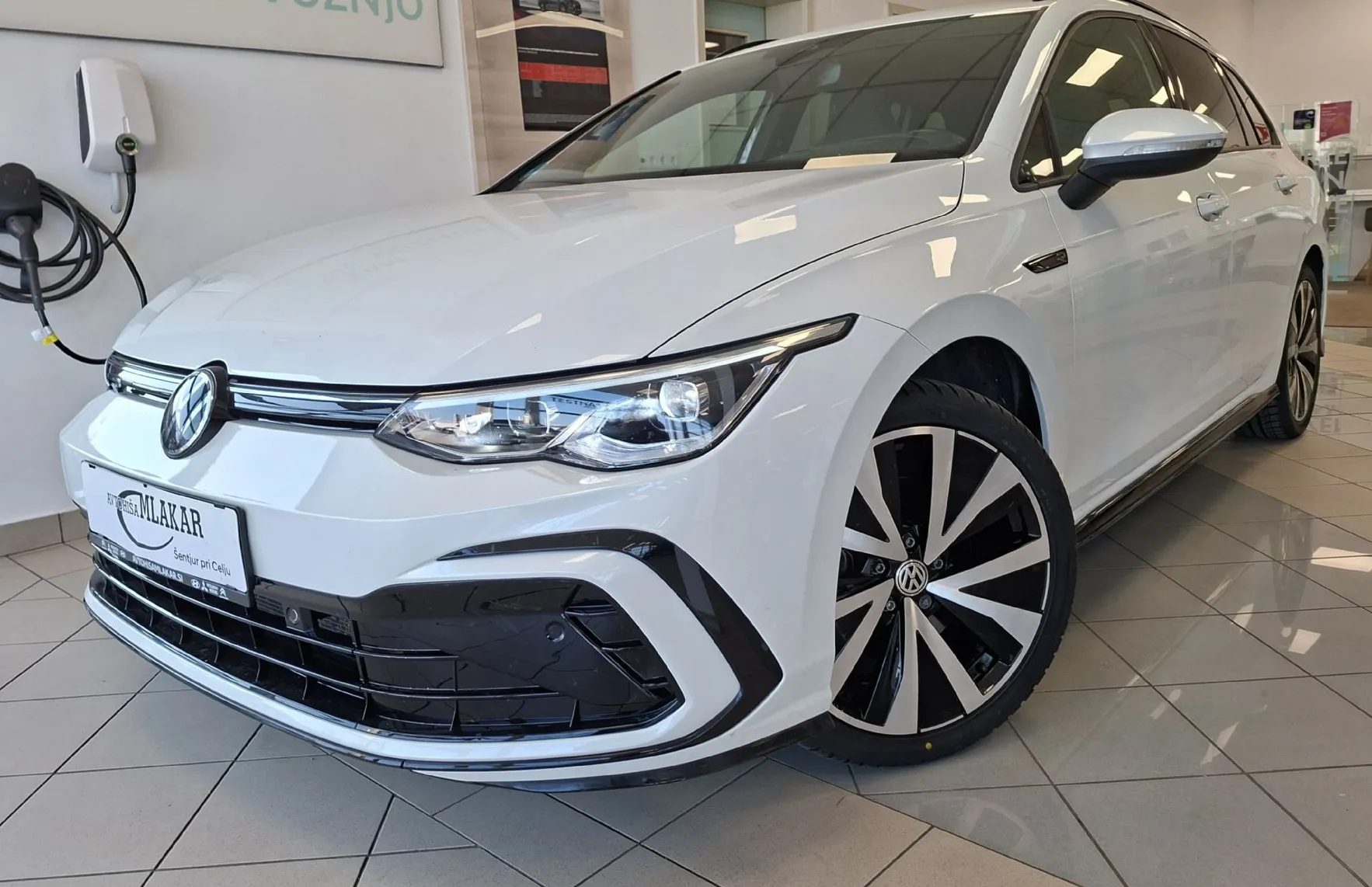 Zunanja slika - Volkswagen Golf - Variant 2.0 TDI R-Line avt. 110  150 - 2