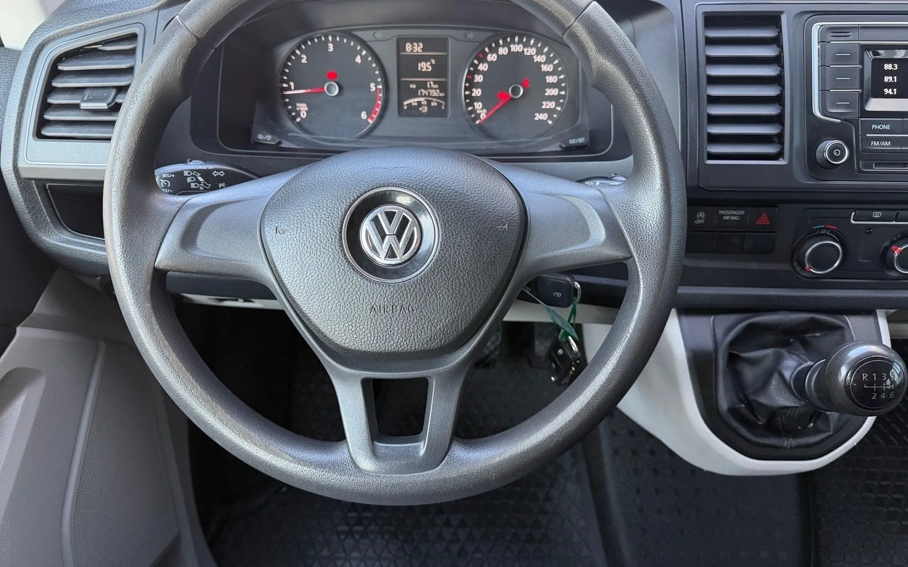 Notranja slika - Volkswagen Transporter - Krpan 2.0 TDI KMR-SLO-PDC-Vlečna kljuka-... - 8