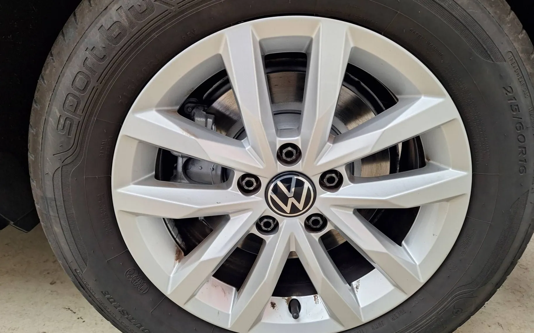 Notranja slika - Volkswagen Passat Variant - 2.0 TDI BMT SCR Business DSG 110kW - 12