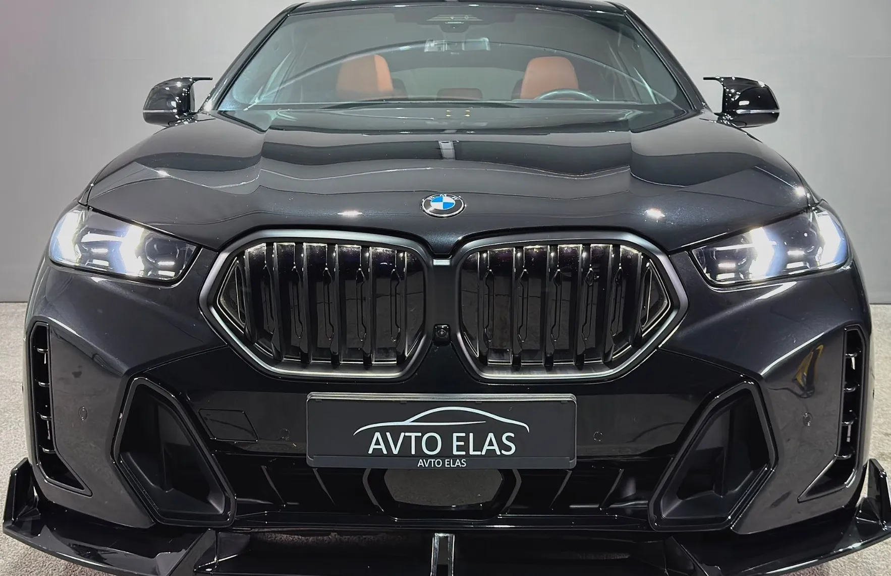 Zunanja slika - BMW X6 - serija : xDrive40d - ZRAČNO - SKY PANO - ICONIC - MASAŽA - 2