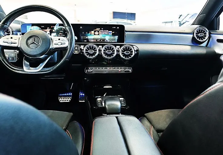Zunanja slika - Mercedes-Benz A-Razred - 180 AMG LINE-PANORAMA-ALCANTARA-KEYLESS-AMBI-VIDEO - 7