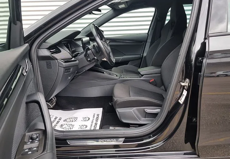 Zunanja slika - Škoda Octavia - 2.0 TDI-DSG-SPORTLINE-KEYLESS-RADAR - 7