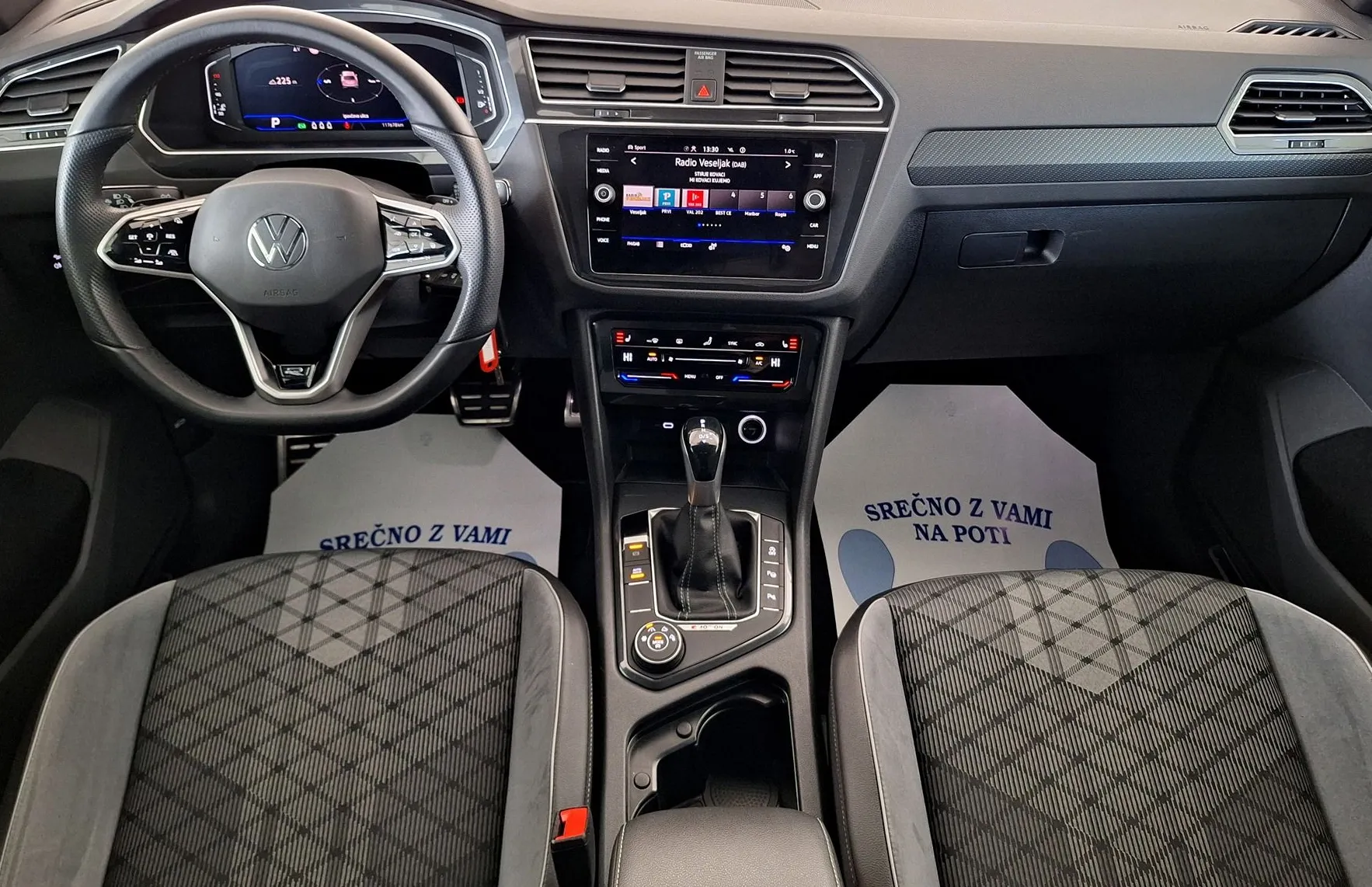 Zunanja slika - Volkswagen Tiguan - 2.0 TDI 4MOTION R-Line•IQ LED•VL.KLJUKA•AMBIENT• - 12