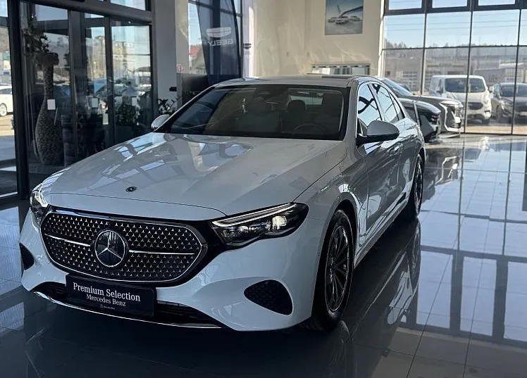 Zunanja slika - Mercedes-Benz E-Razred - 220d-AUT-MULTIBEAM-DISTRONIC-NAVI-MEMORY-PREMIUM - 3