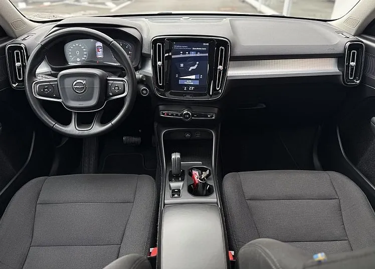 Zunanja slika - Volvo XC40 - D3 Momentum 1. LASTNIK - 15