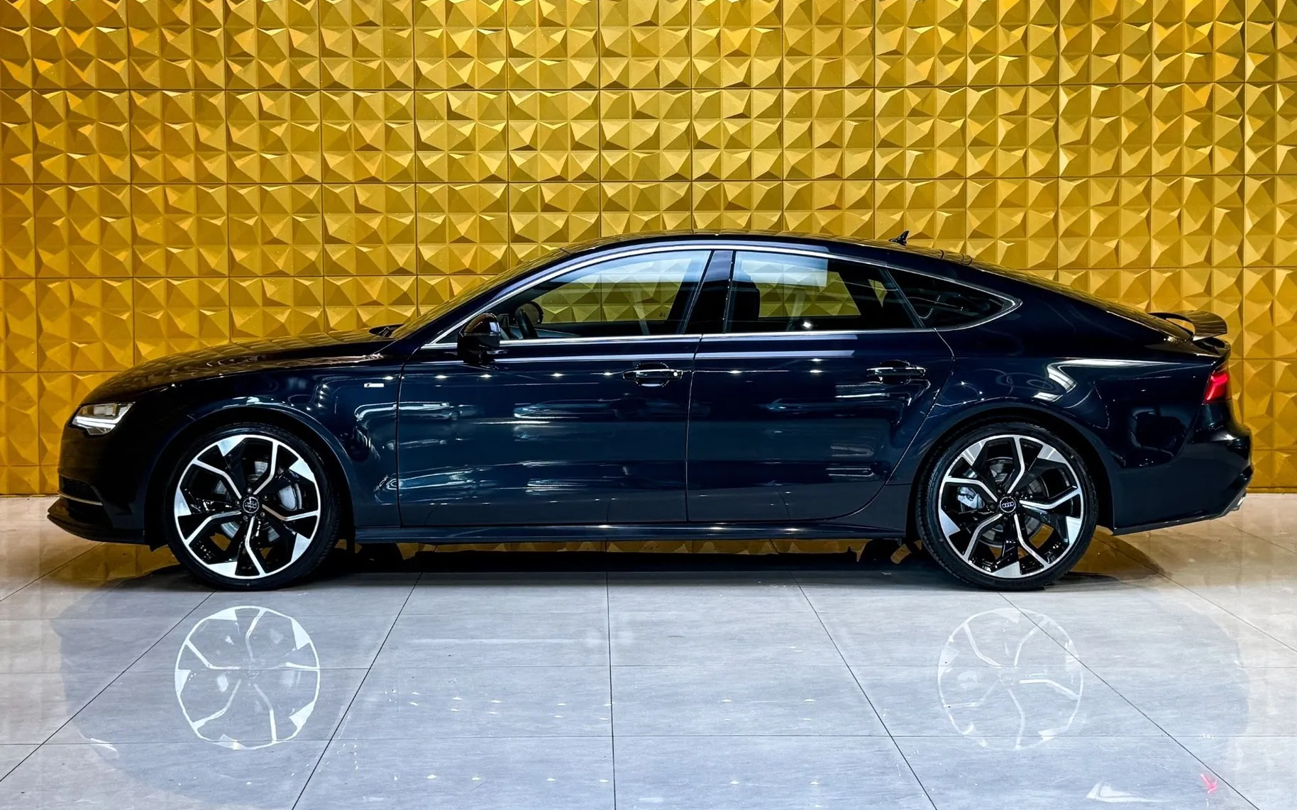 Zunanja slika - Audi A7 - 3.0 TDI Quattro AUT. S Line-MATRIX-F1 - 5