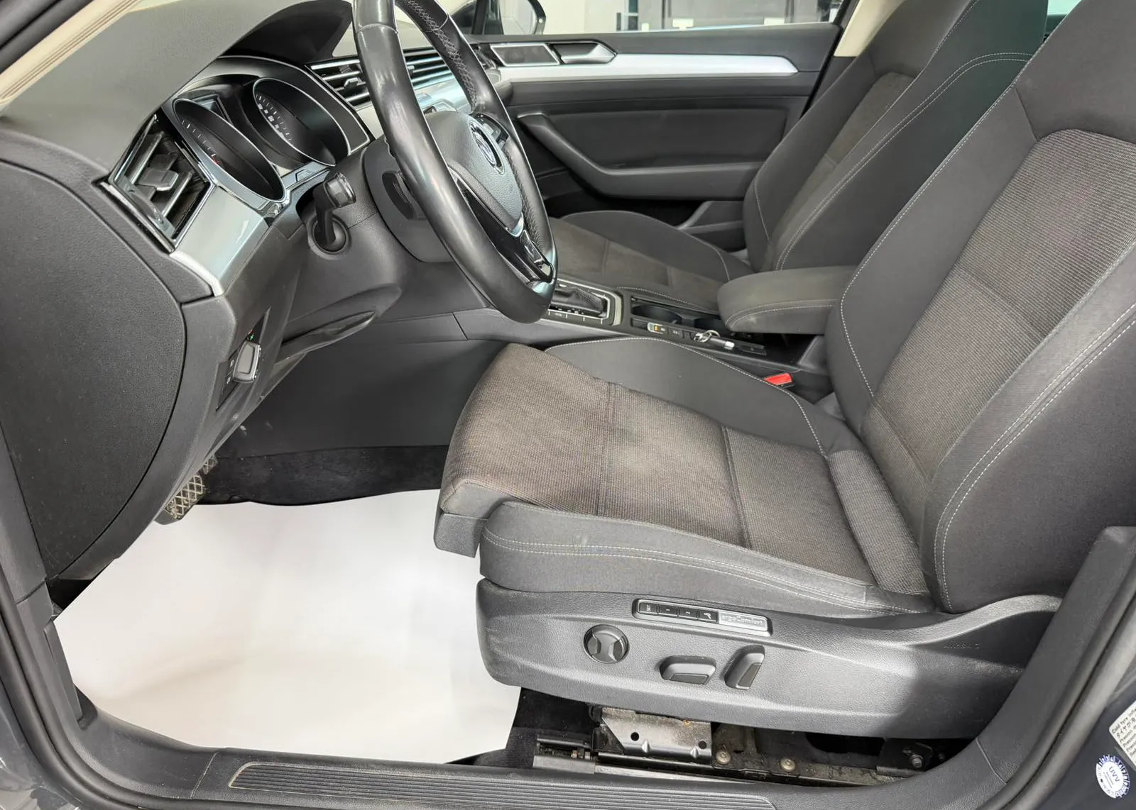 Zunanja slika - Volkswagen Passat - Variant 2,0 TDI BMT Connect DSG - 5