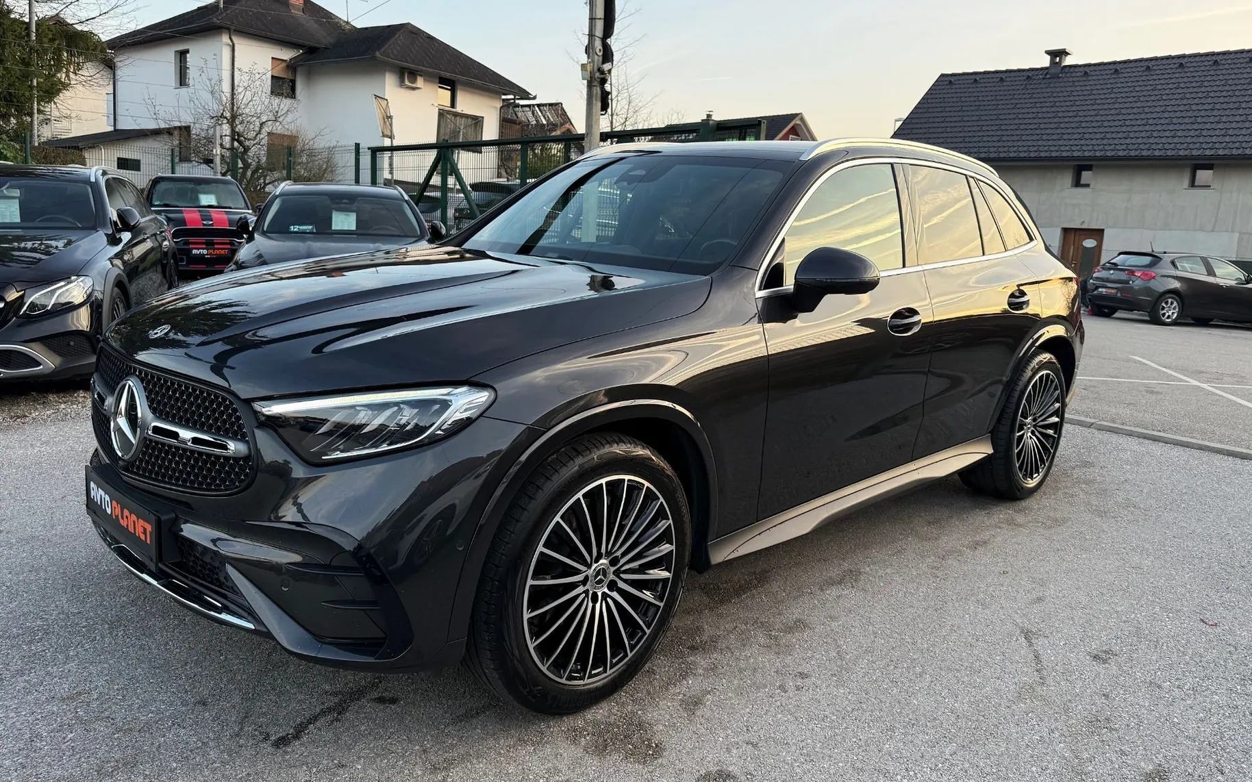 Zunanja slika - Mercedes-Benz GLC-Razred - GLC 200 4MATIC HYBRID AMG LiNE FULL LED ACC ALU20 - 1