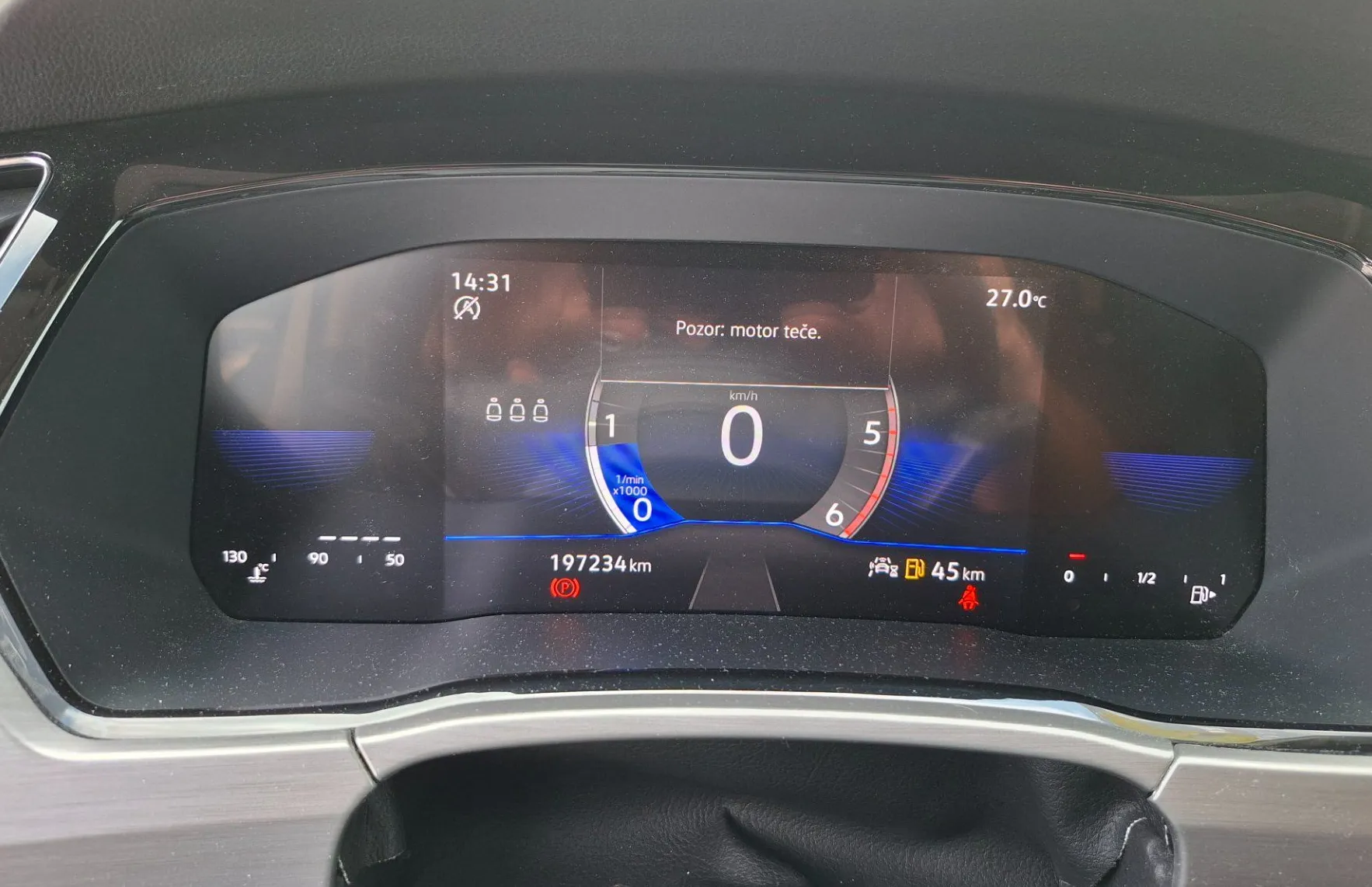 Zunanja slika - Volkswagen Touran - 2.0 TDI BMT Family Virtual števci. radarski temp. - 15