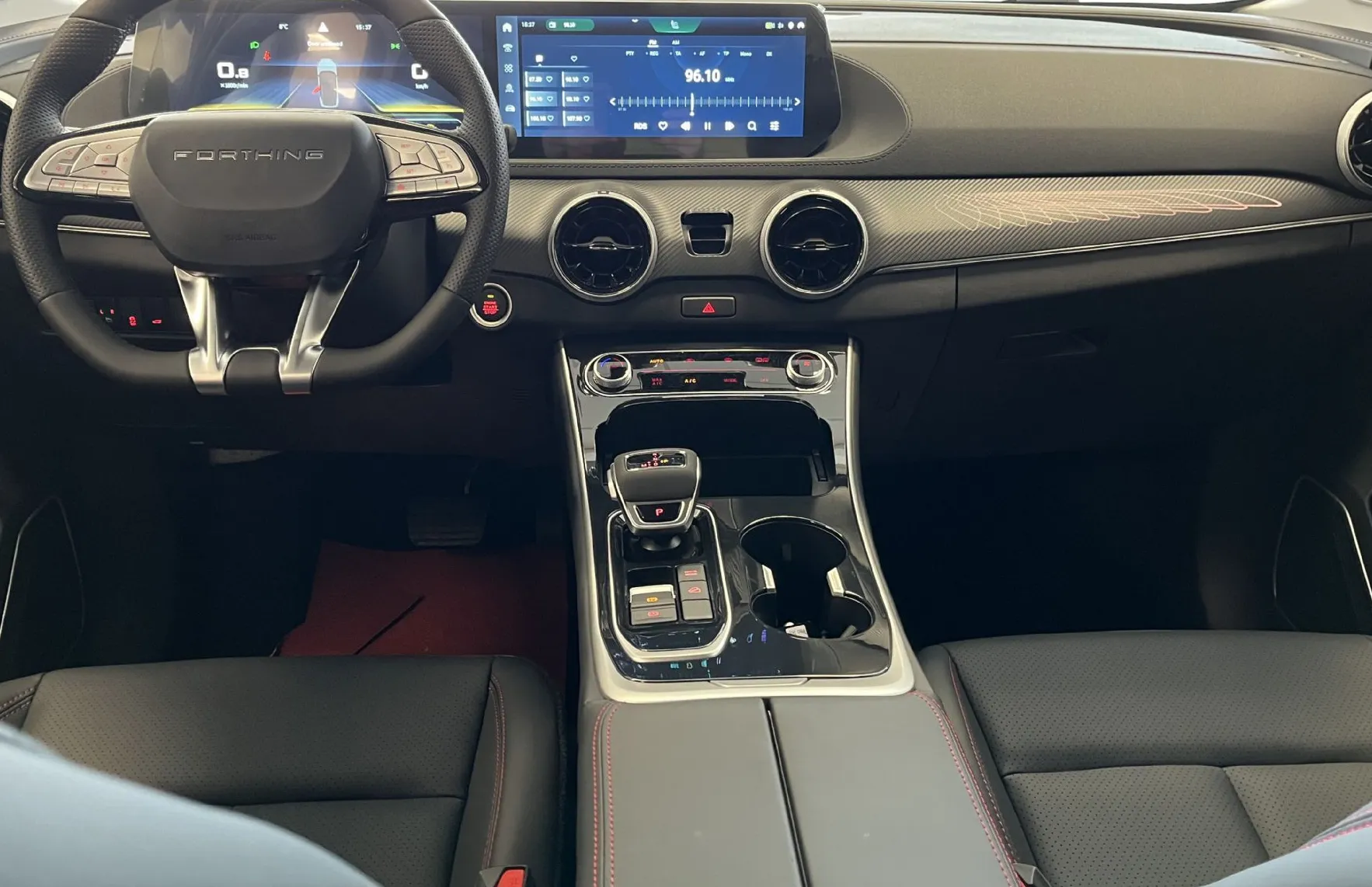Zunanja slika - Forthing Forthing T5 EVO - T5 Evo 1.5 T-GDI LUXURY - NA ZALOGI - my 2025 - - 8