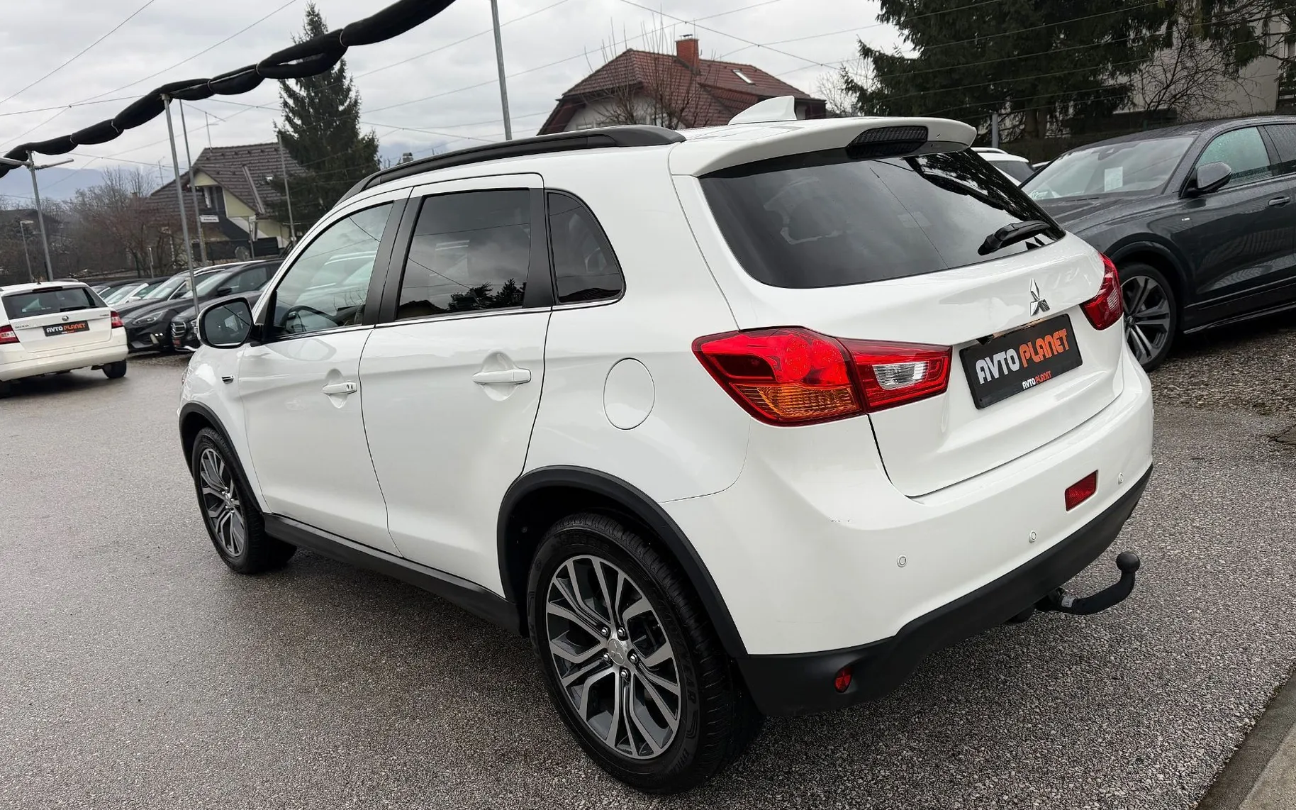 Zunanja slika - Mitsubishi ASX - 2.2 DI-D 4WD AUT. Intense+ XENON NAVI PANO KAMERA - 3