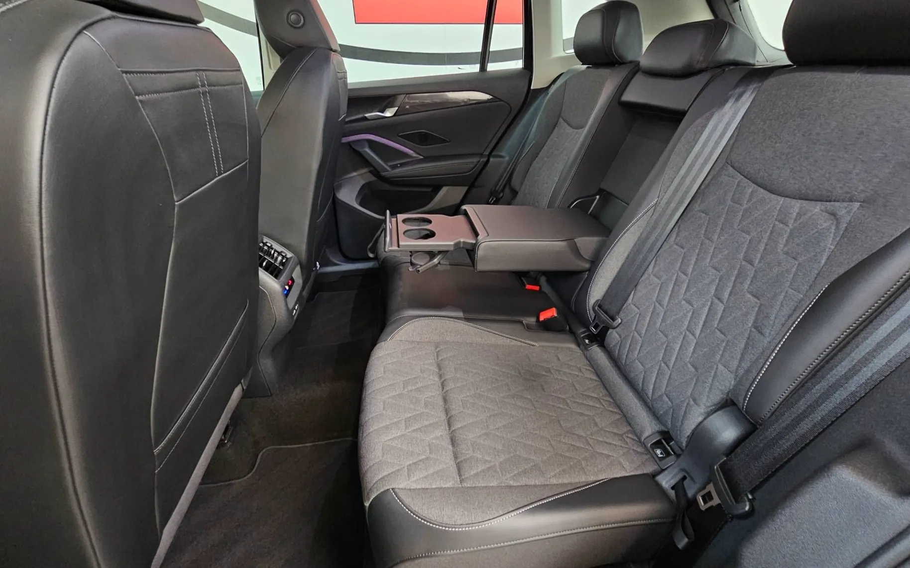 Notranja slika - Volkswagen Tiguan - 1.5 eTSI BMT DSG - 9