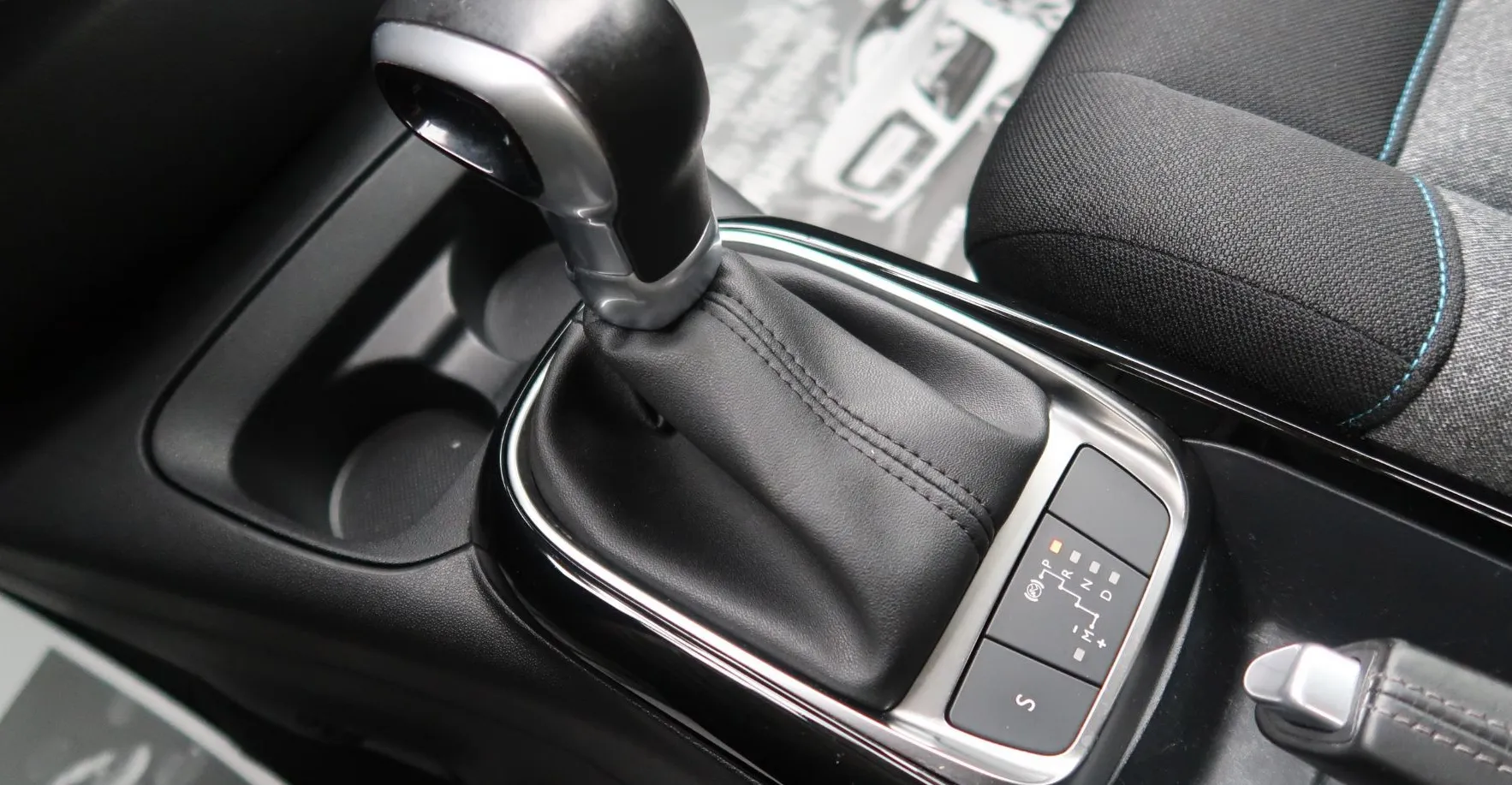 Zunanja slika - Citroën C4 Cactus - Shine PureTech 110 S S EAT6-KAMERA-NAVI-ALU-PDC - 19