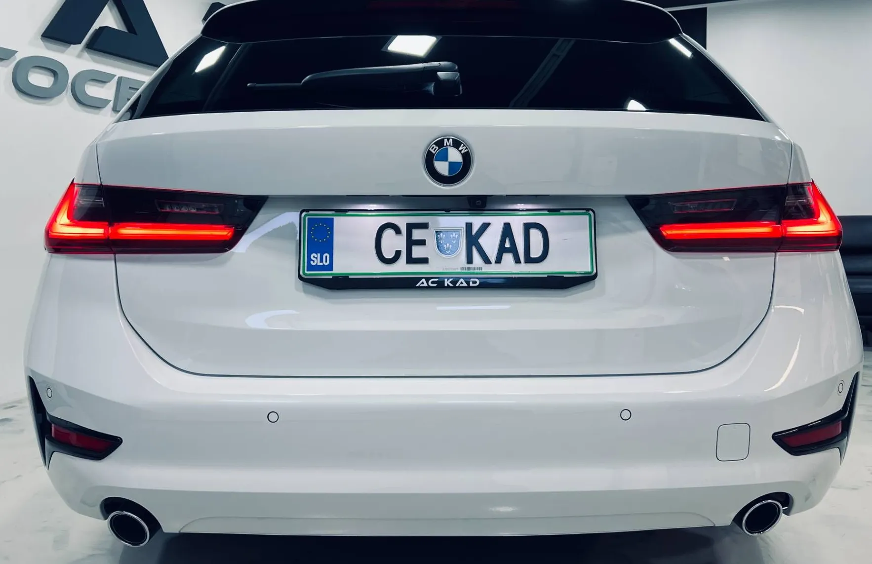 Zunanja slika - BMW Serija 3 - Touring: 318d LED-NAVI-KAMERA-ACC - 6