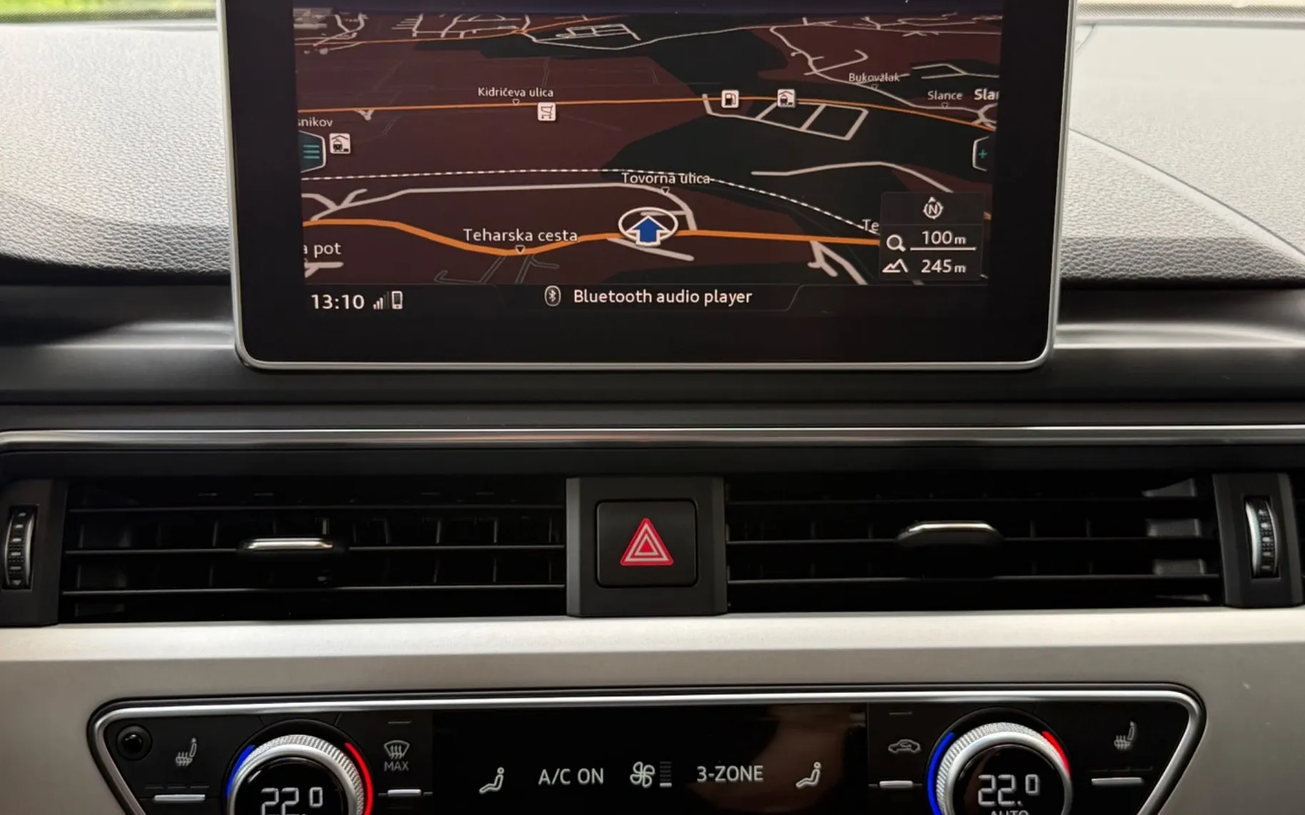 Notranja slika - Audi A4 Avant - 2.0 TDI-AUT-VIRTUAL-LIZING ZA TUJCE-XENON LED - 11