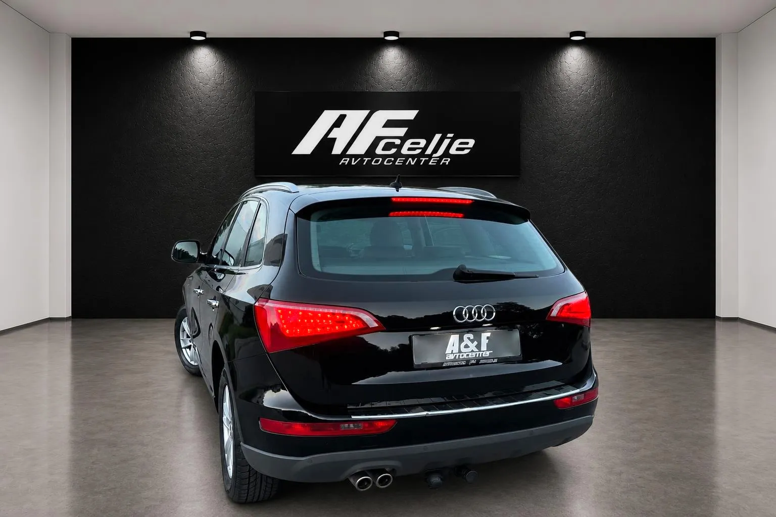 Notranja slika - Audi Q5 - 2.0 TDI-Q-4X4-S LINE-XENON+LED-USNJE-... - 7