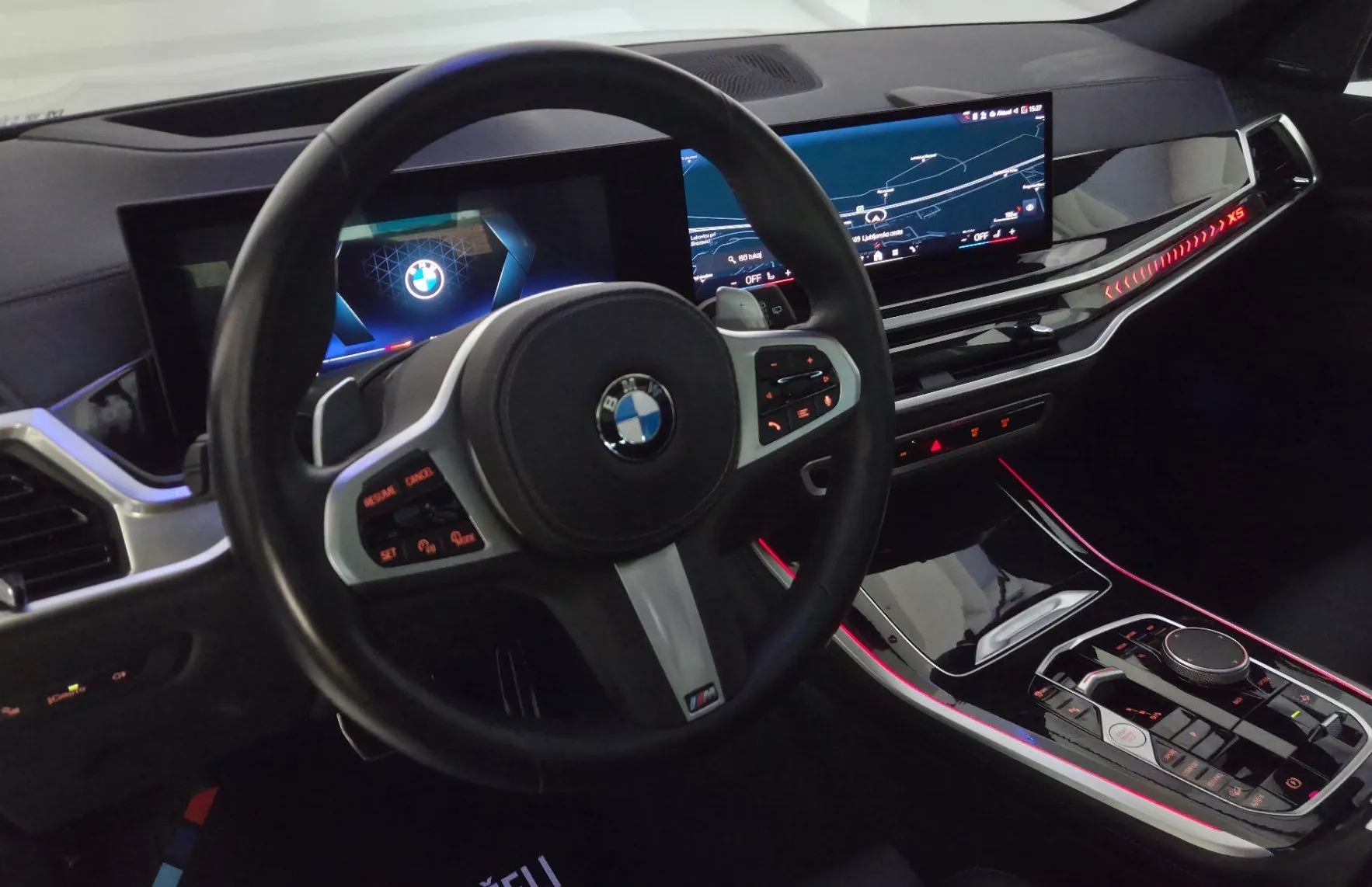 Zunanja slika - BMW X5 - serija : xDrive30d Avt-M.SPORT PRO-ZRAČ-RADAR-PANO - 16