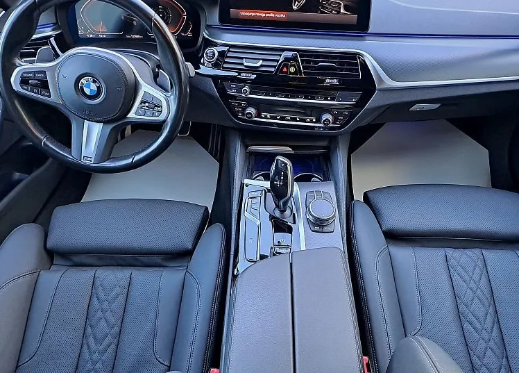 Zunanja slika - BMW Serija 5 - Touring: 520 d  M Sport 2.0 140KW AT8 - 9