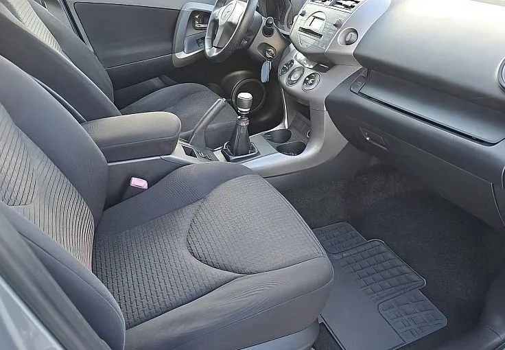 Zunanja slika - Toyota RAV4 - 2.2 D-4D 4WD ExecutiveTOOP STANJE  BREZ RJE... - 9