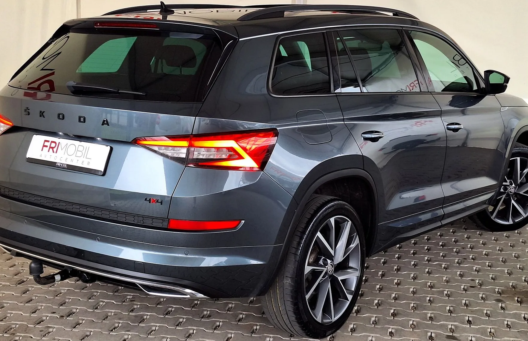 Zunanja slika - Škoda Kodiaq - Sportline 2.0 TDI 4X4 DSG•VIRTUAL•AMBIENT•PANORAMA - 3