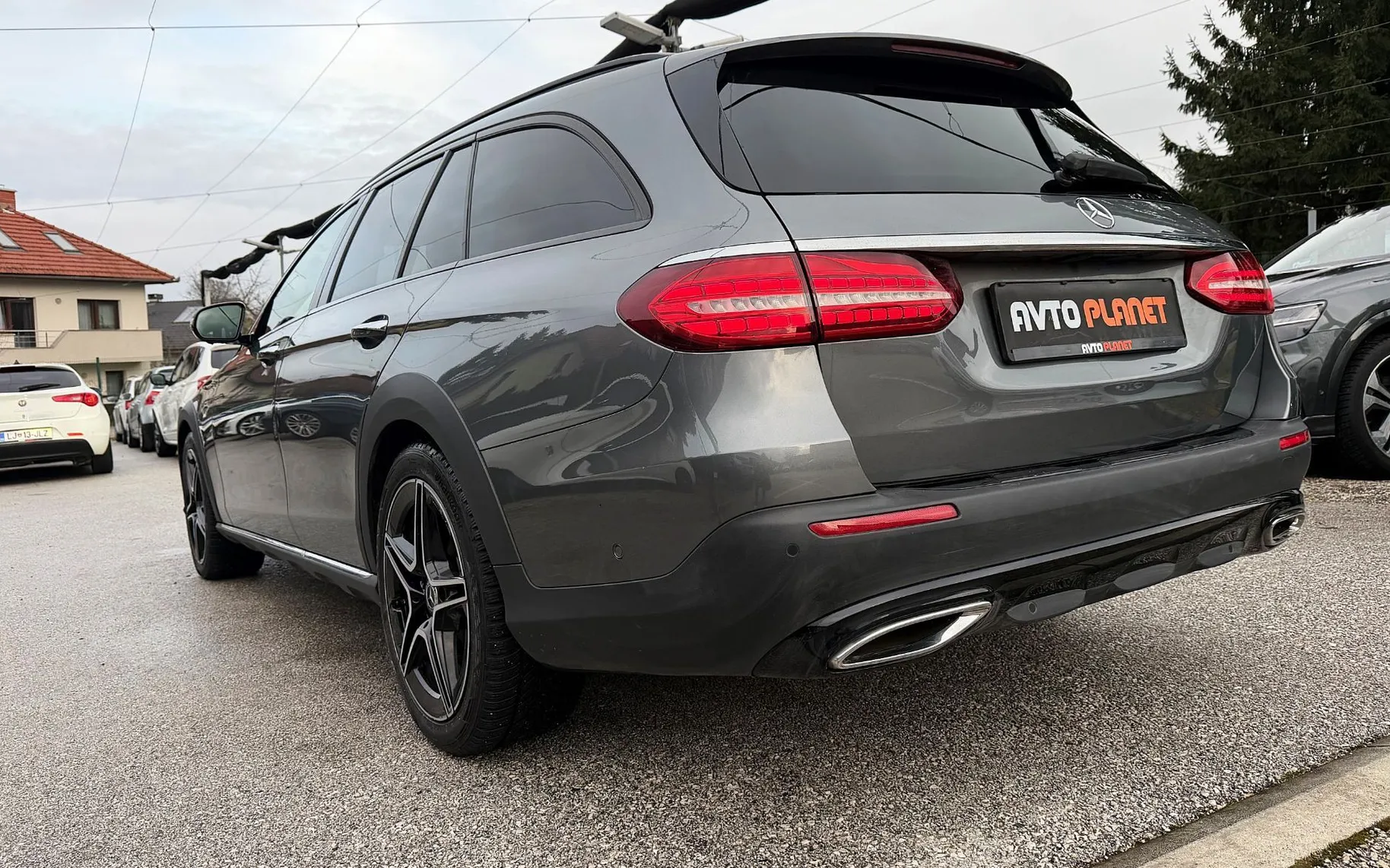 Zunanja slika - Mercedes-Benz E-Razred - E 220 d 4MATIC All-Terrain AIRMATIC LED ACC HEADuP - 4