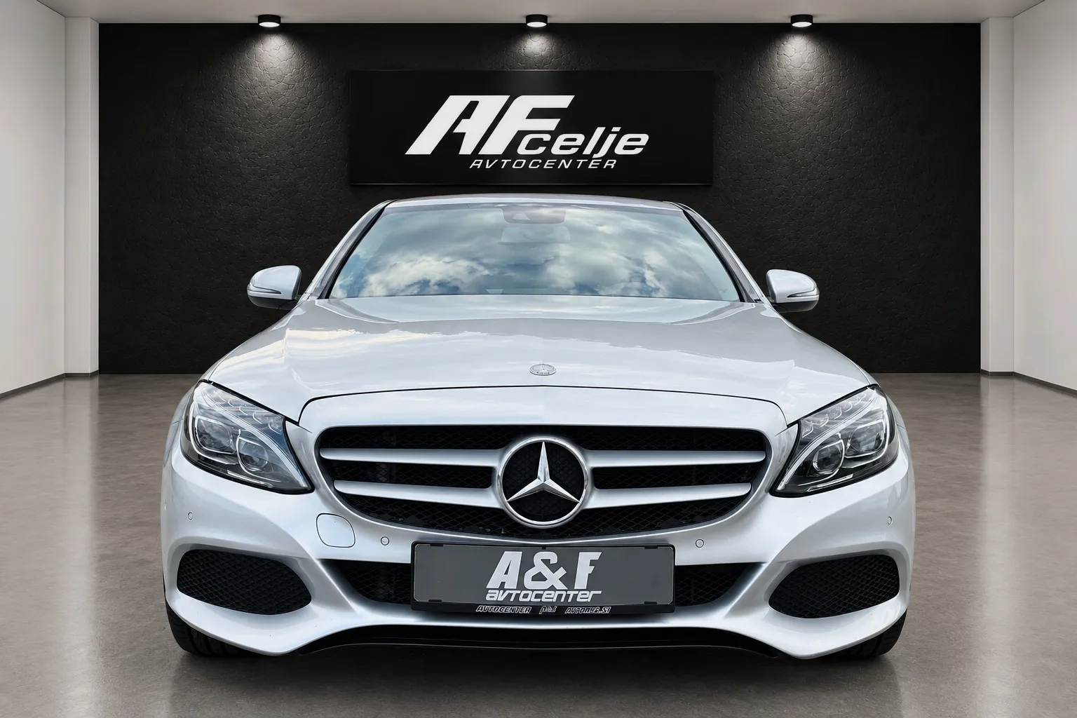 Zunanja slika - Mercedes-Benz C-Razred - 220CDI-AUT-SPORT-FUL LED-LIZING ZA TUJCE-MRTVI KOT - 2