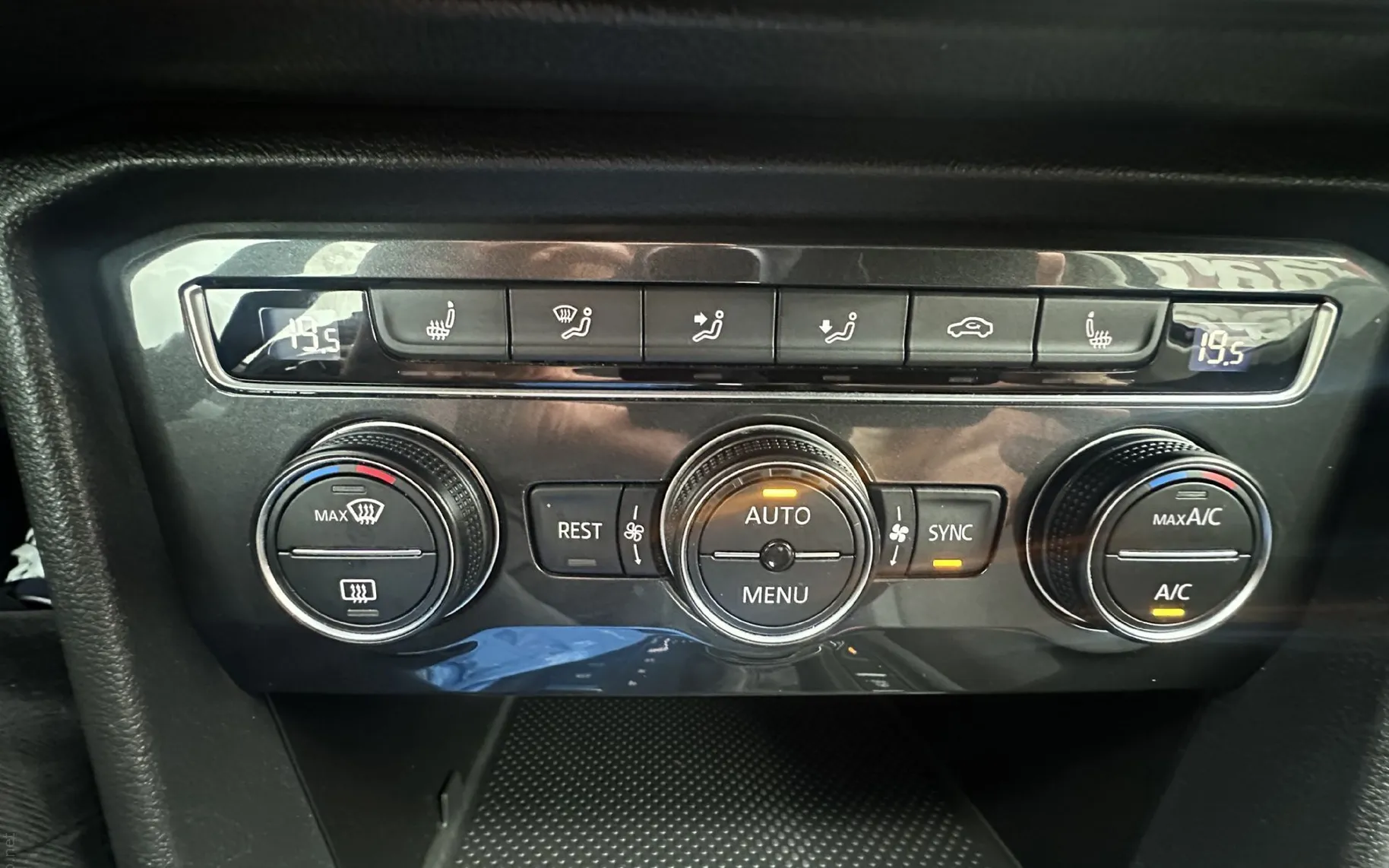 Zunanja slika - Volkswagen Tiguan - 2.0 TDI Comfort DSG.110kW.NAVI.ALU.PDC.DIZEL - 10