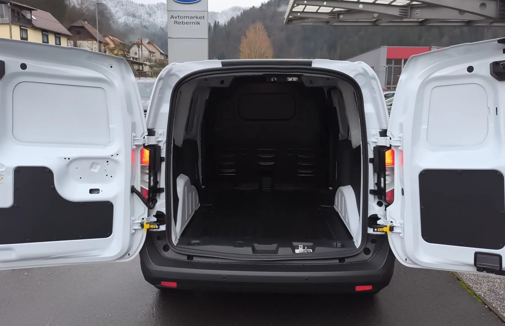 Zunanja slika - Ford Transit - Courier - 13