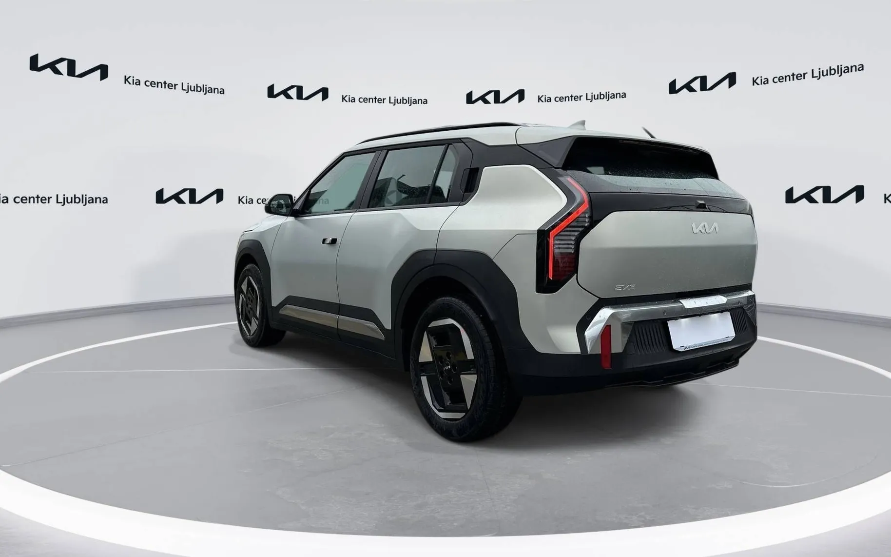 Zunanja slika - KIA EV3 - Sky 81.4 kWh baterija. doseg do 605km... - 7