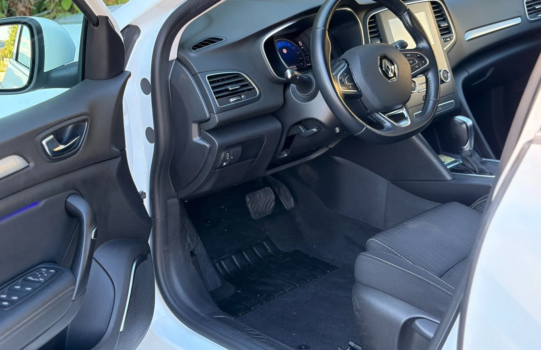 Zunanja slika - Renault Mégane - Megane Grandtour Blue dCi 115 Intens EDC - 7