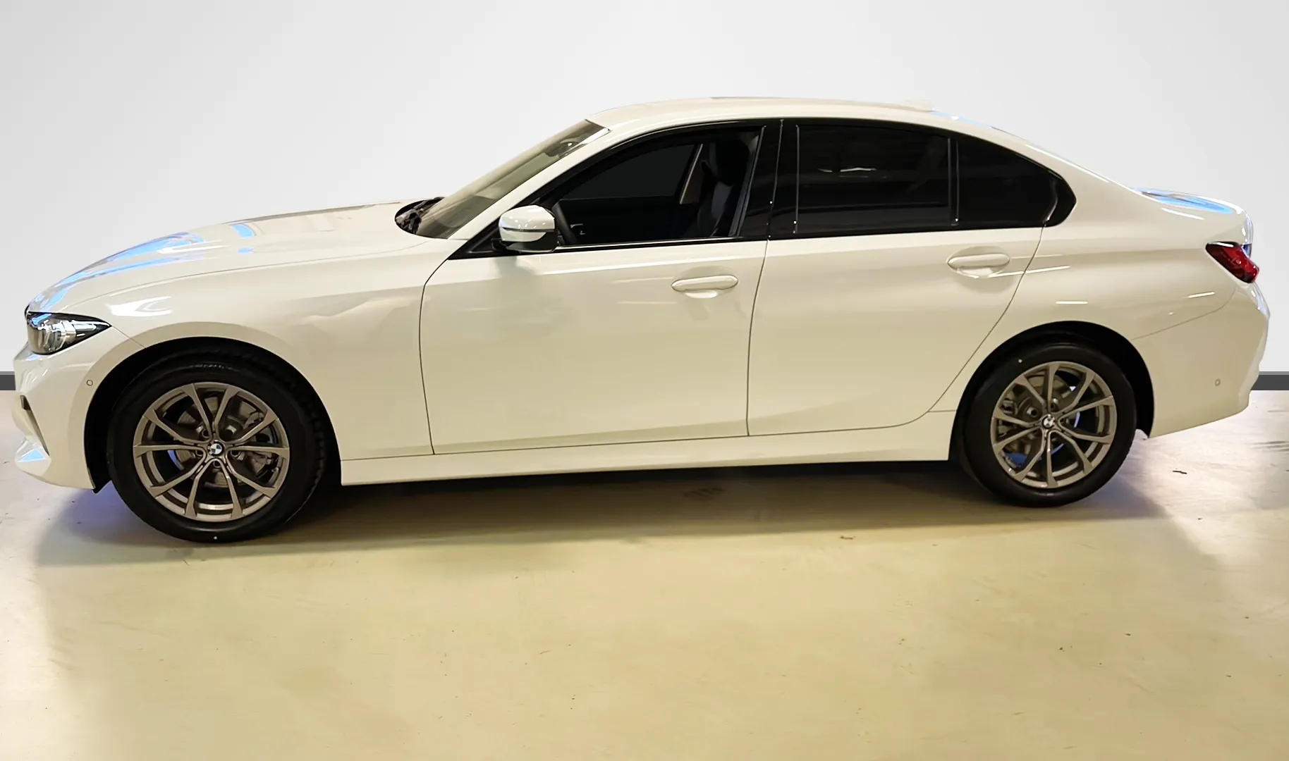 Zunanja slika - BMW Serija 3 - 318d - 3
