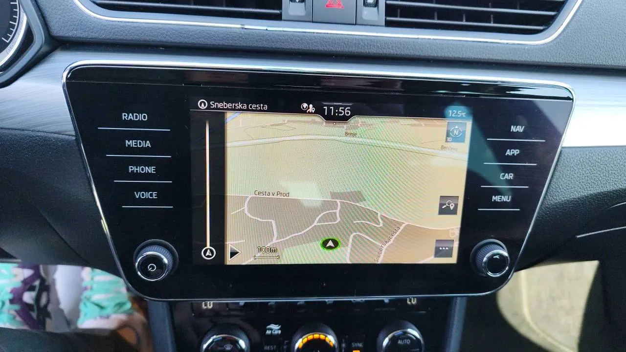 Notranja slika - Škoda Superb - 2.0 TDI - 11