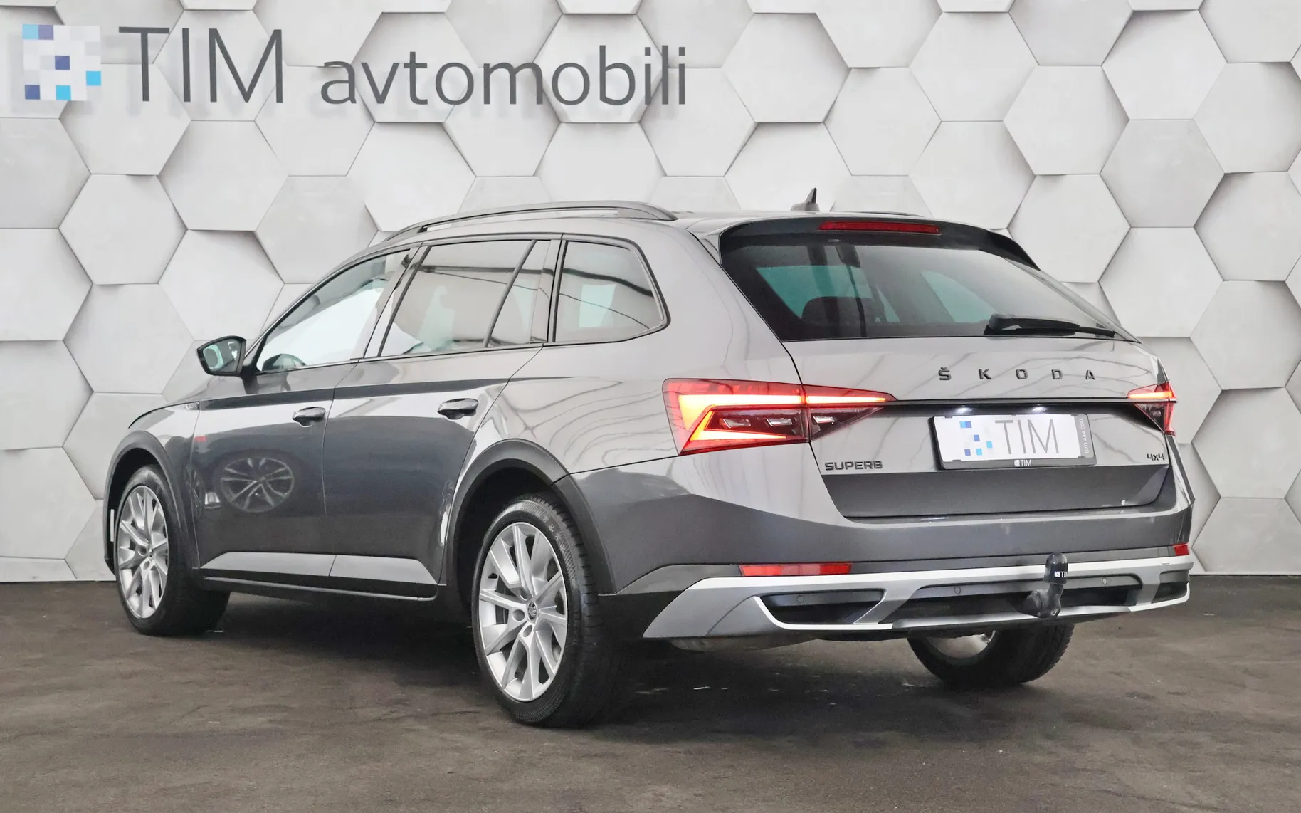 Zunanja slika - Škoda Superb Scout - 2.0 TDI 4x4 DSG 200KM - 4