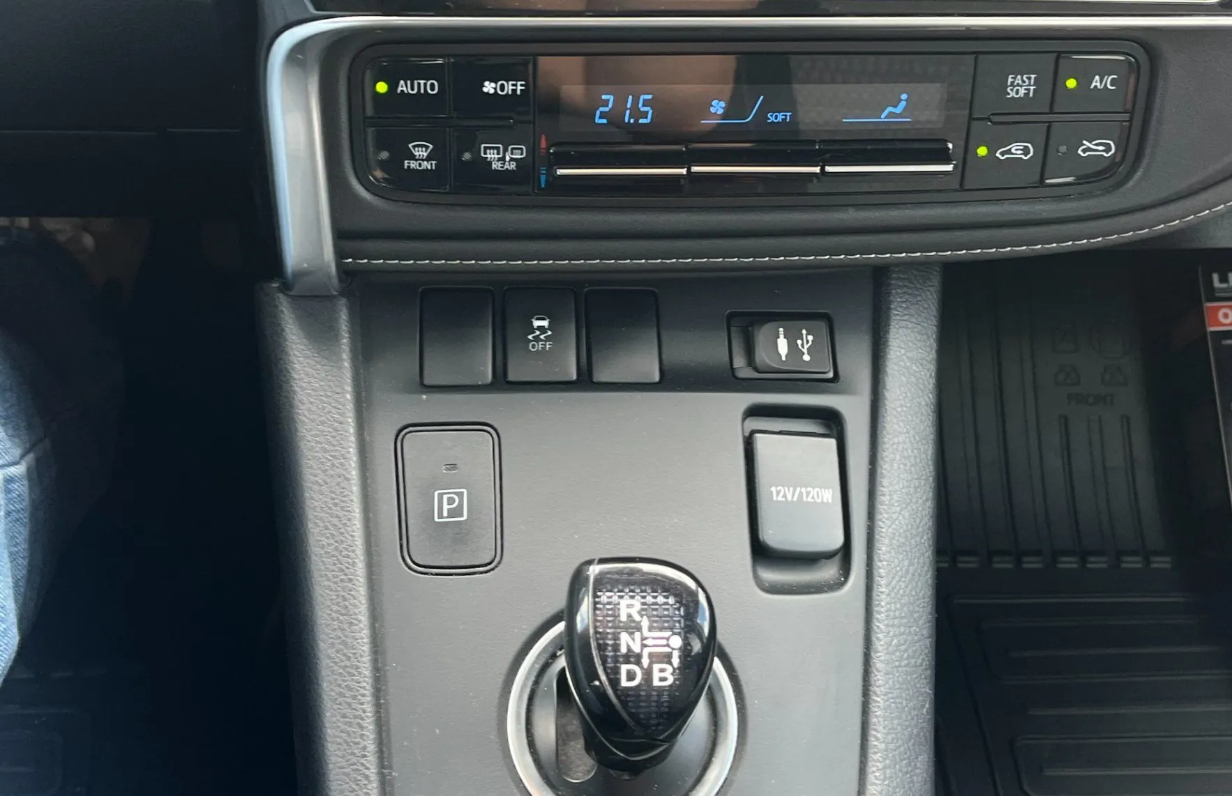 Zunanja slika - Toyota Auris - Hybrid 1.8 VVT-i Black Edition Avt. VZR. KAM. TEMP - 19