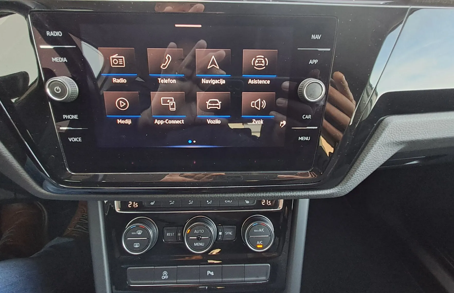 Zunanja slika - Volkswagen Touran - 2.0 TDI BMT Family DSG - 13