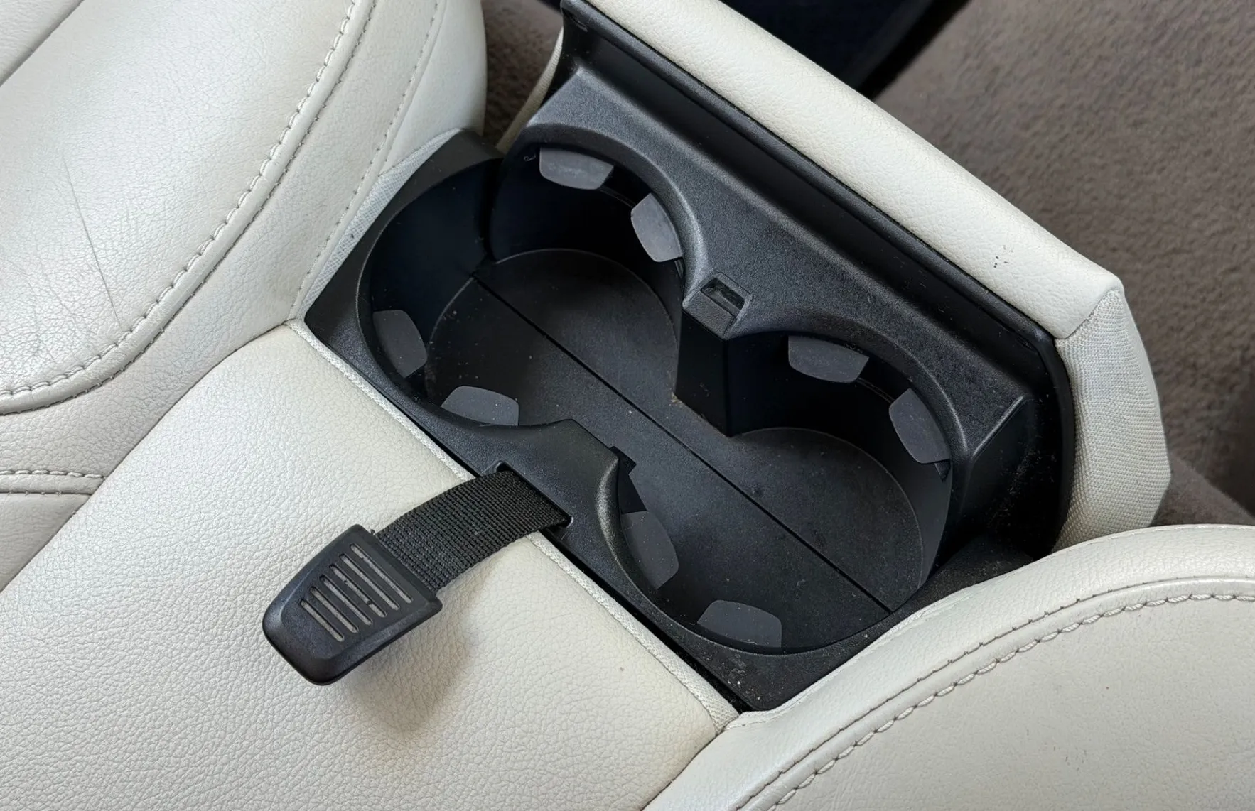Zunanja slika - Volvo V40 - D2 Momentum AVT. |NAVI|PDC|USNJE| - 16