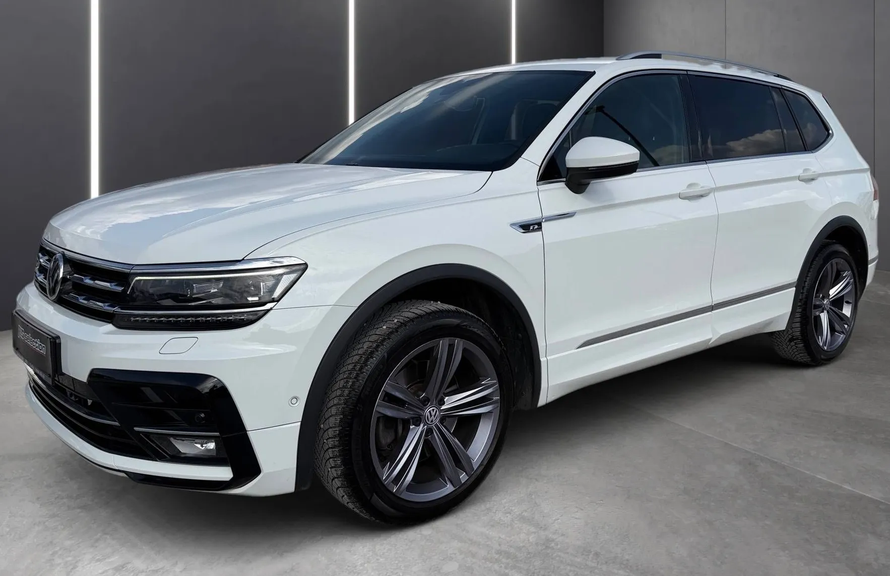 Zunanja slika - VW Tiguan Allspace - 2.0 TDI 4MOTION avt. R-Line 147kW-SLO-1.lastnik - 1