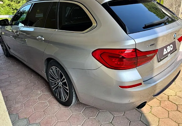 Zunanja slika - BMW Serija 5 - Touring: 530d Xdrive individual Led radar memory kamera - 4