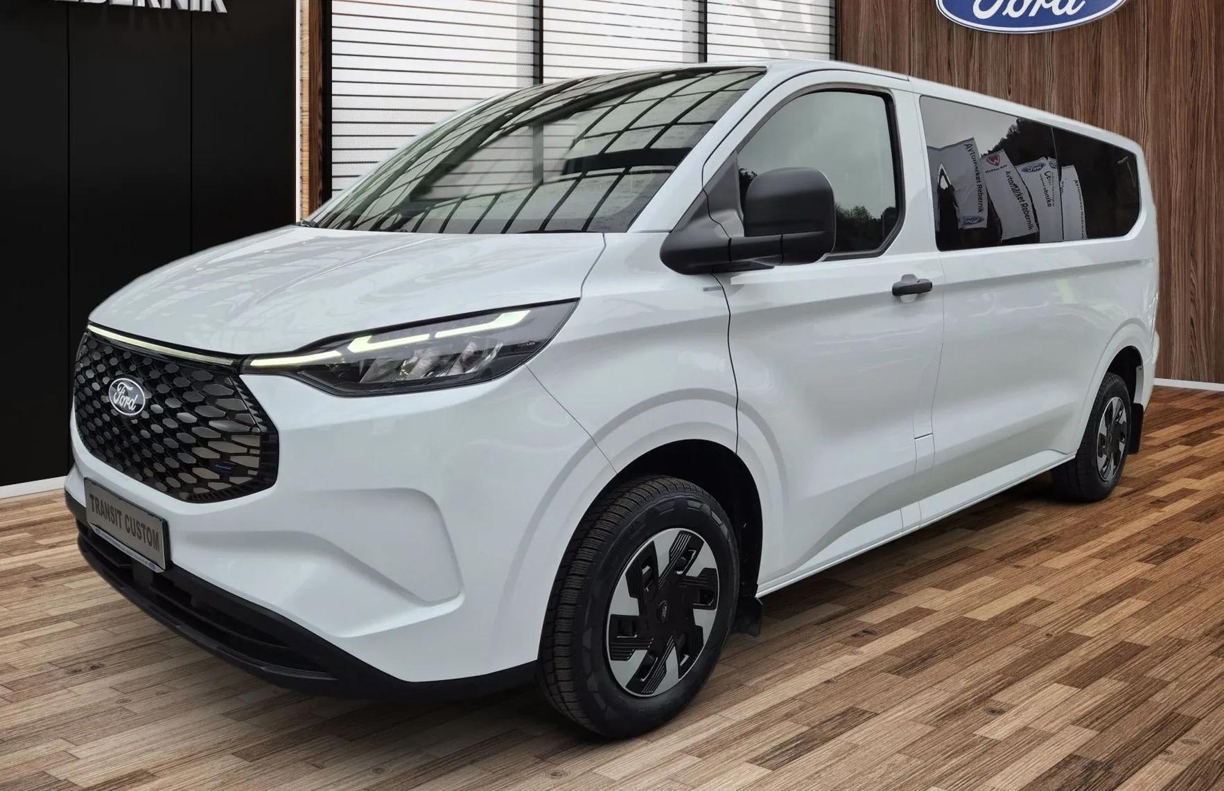 Zunanja slika - Ford Transit - E- Custom - 1