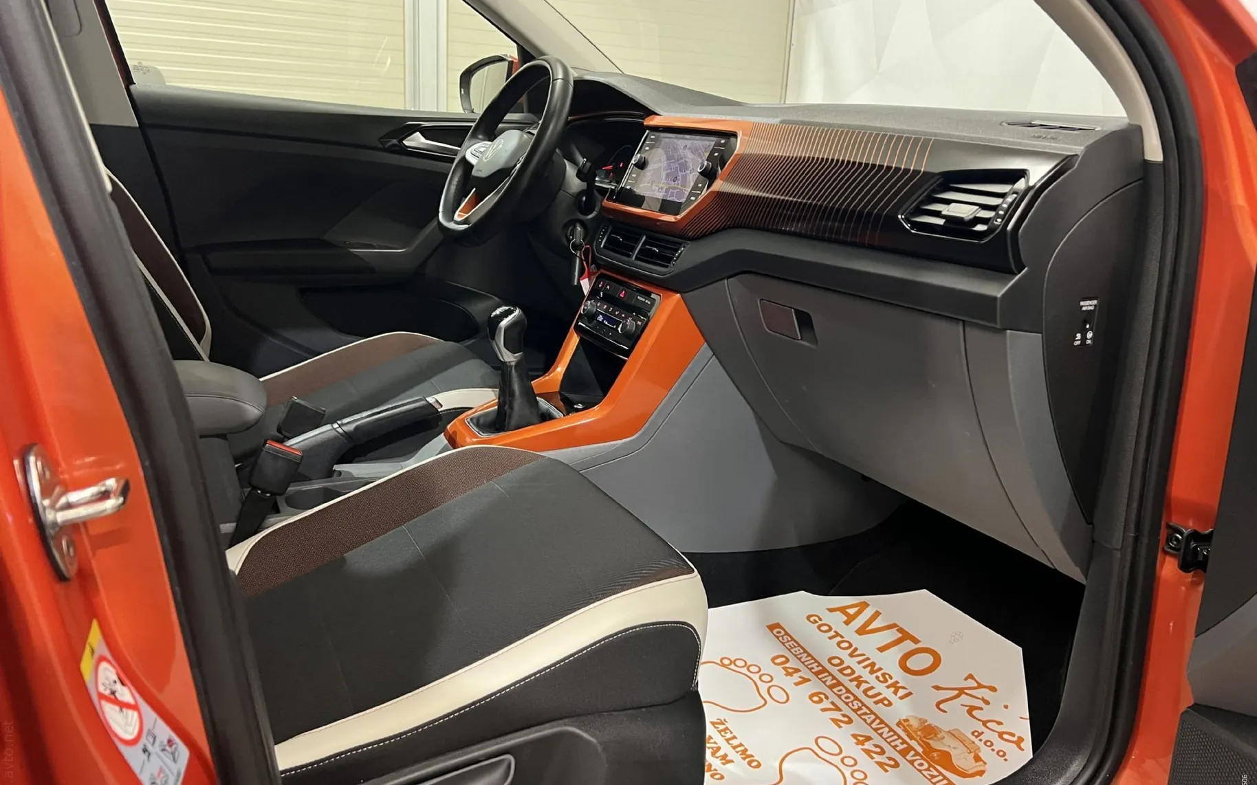 Notranja slika - Volkswagen T-Cross - 1.0 TSI-ACC-LED-KAMERA-NAVIGACIJA-PDC-TRAJNIK ... - 11