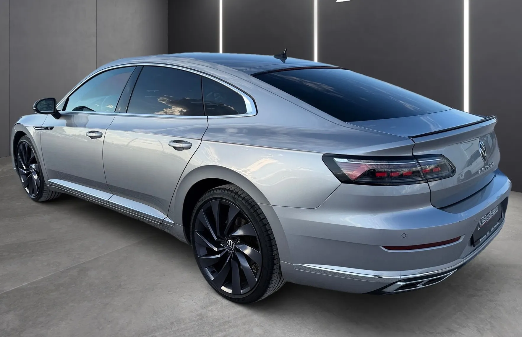 Zunanja slika - VW Arteon - 2.0 TSI avt. 140kW R-Line-DCC-20 col-ACC-NAVI... - 4