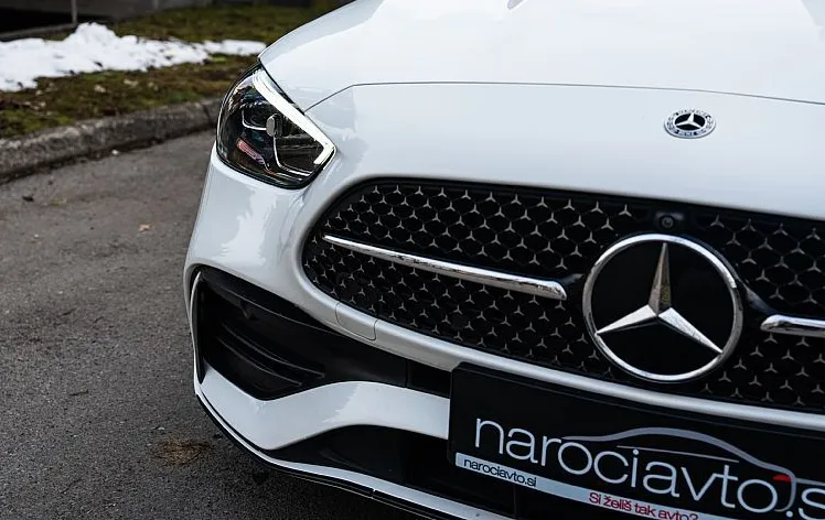 Zunanja slika - Mercedes-Benz C-Razred - C 300d - AMG line - Pano - LED - 360 kamera - 8