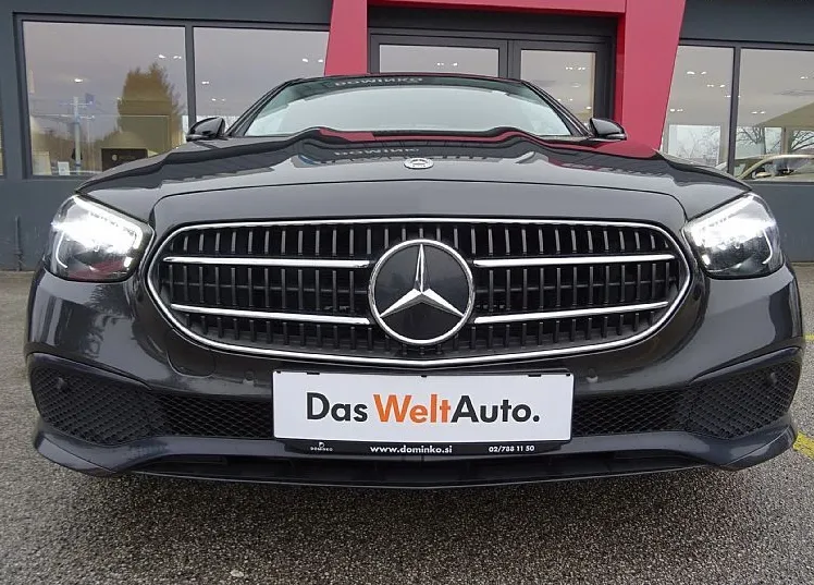 Zunanja slika - Mercedes-Benz E-Razred - E 220 d 9G TRONIC 200KM - LED - NAVI - 18 COL - - 2