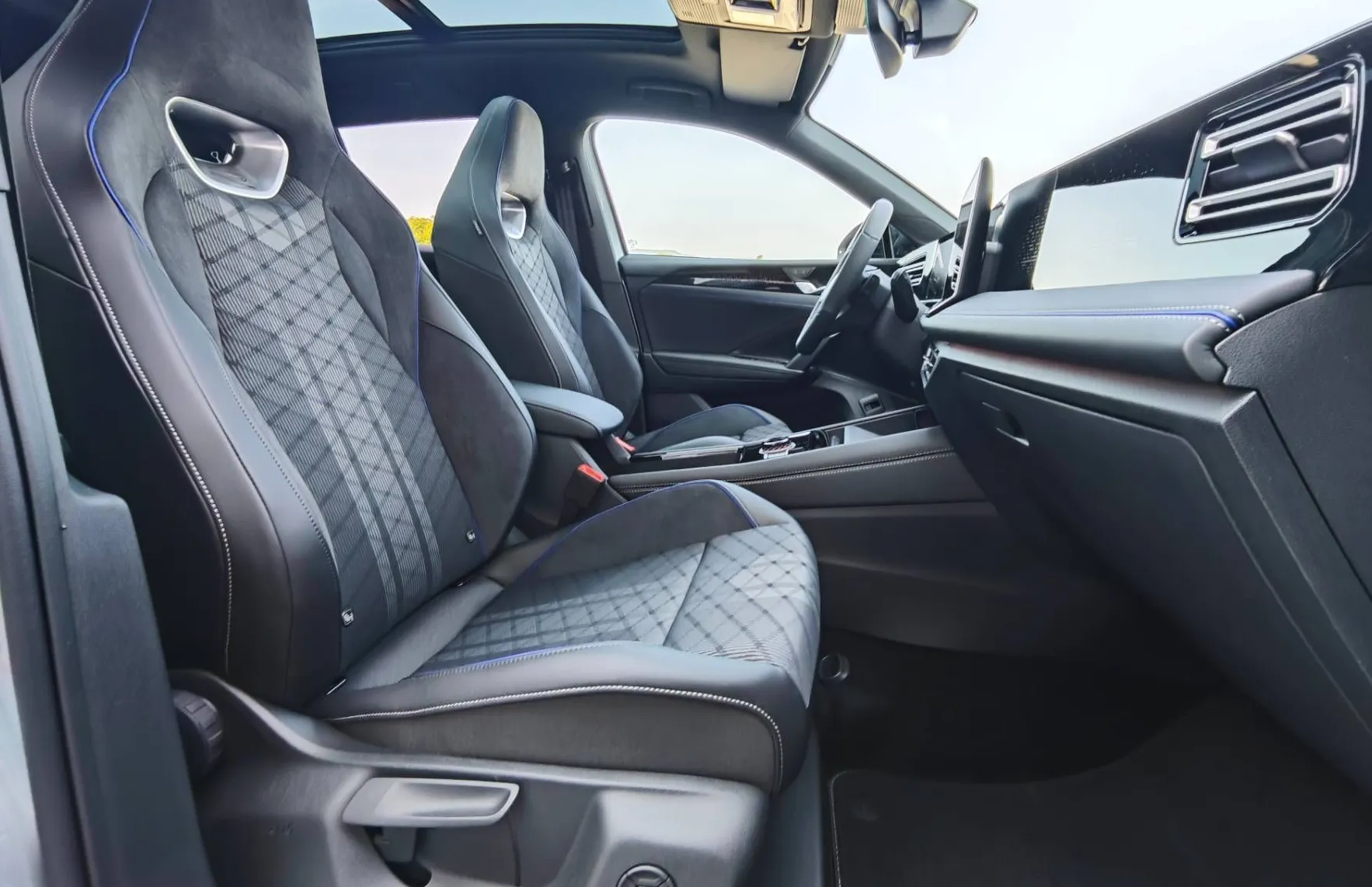 Zunanja slika - Volkswagen Tiguan - 1.5 eTSI DSG 4JOY 110kW - 10