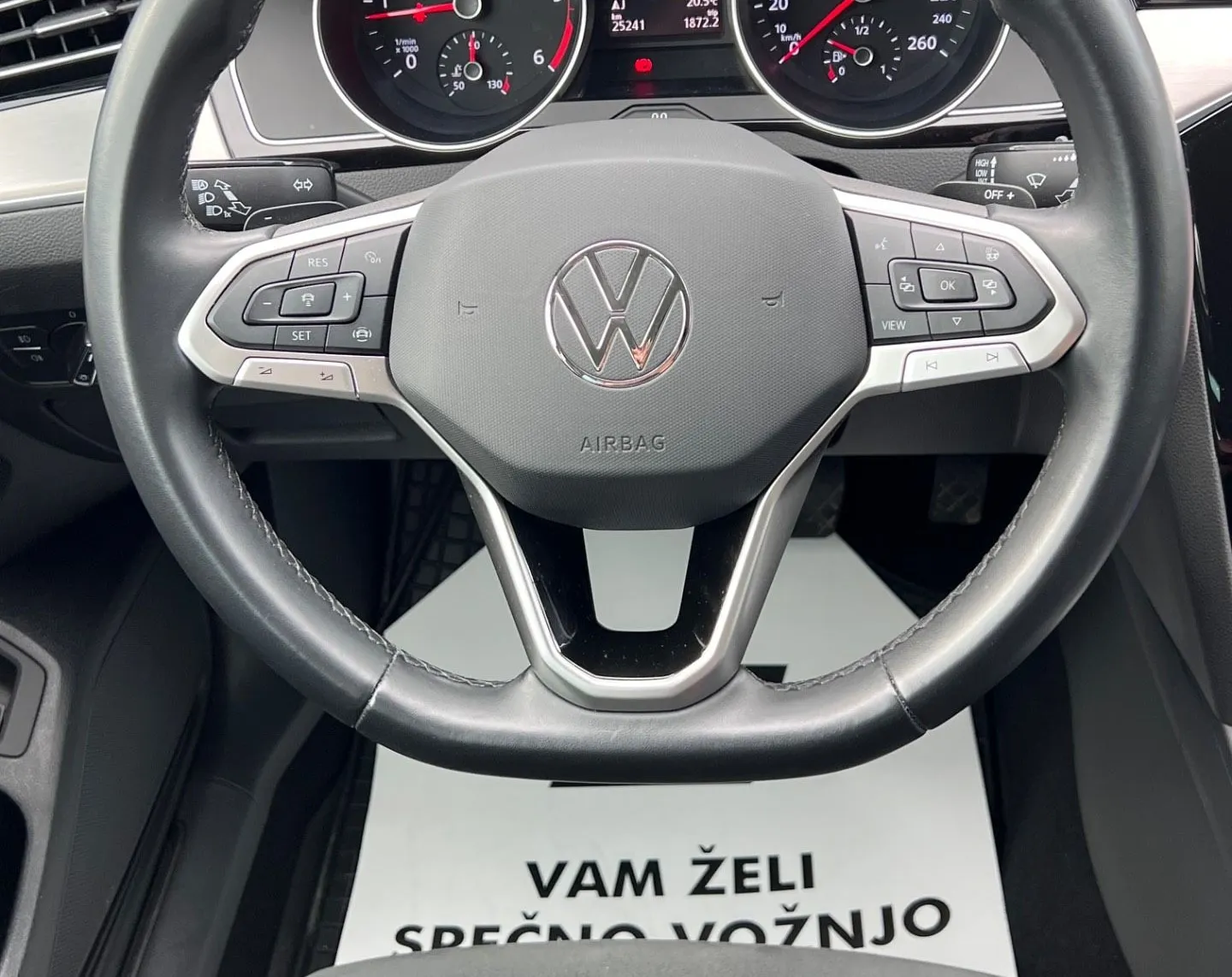 Notranja slika - Volkswagen Passat Variant - 2.0 TDI+HIGHLINE+ACC+F1+R.KAMERA+SAMO 25.241km - 11
