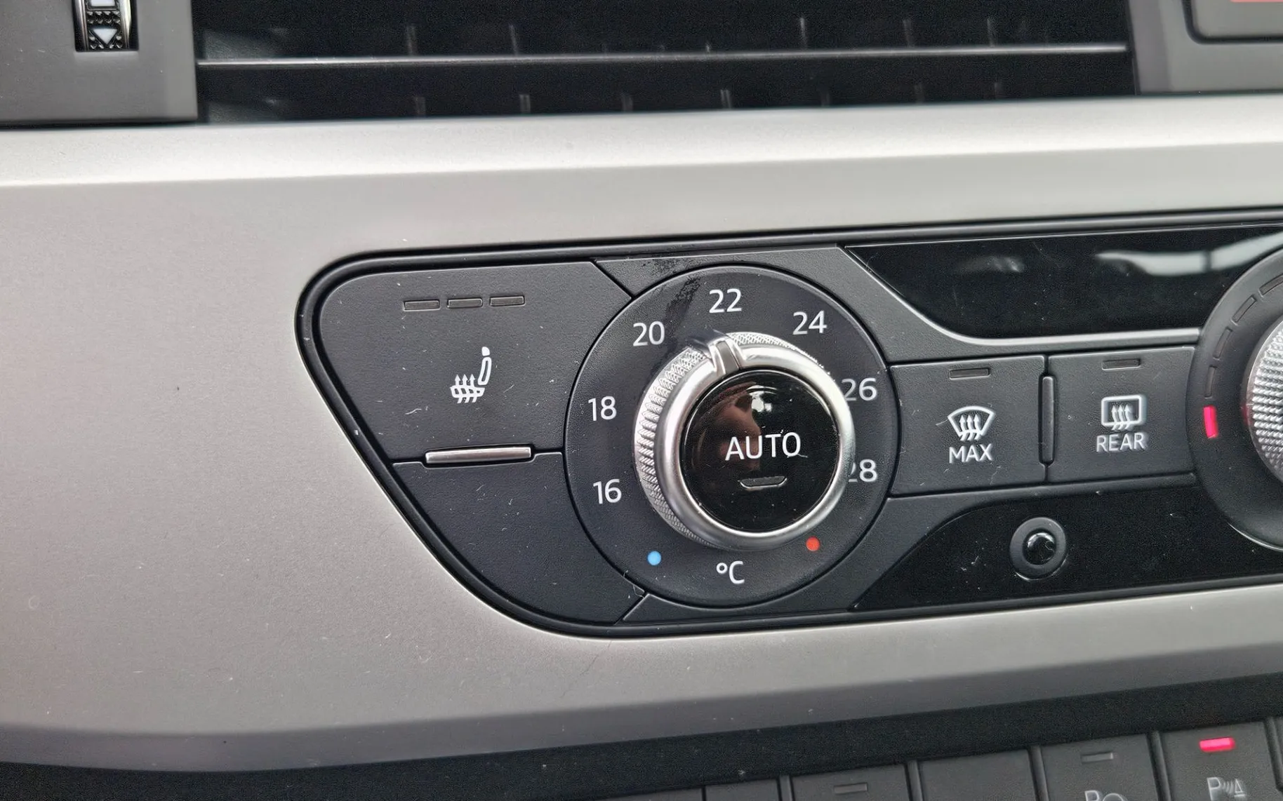 Zunanja slika - Audi A4 - 35 TFSI S tronic, KAMERA,PANORAMA,VIRTUAL - 12