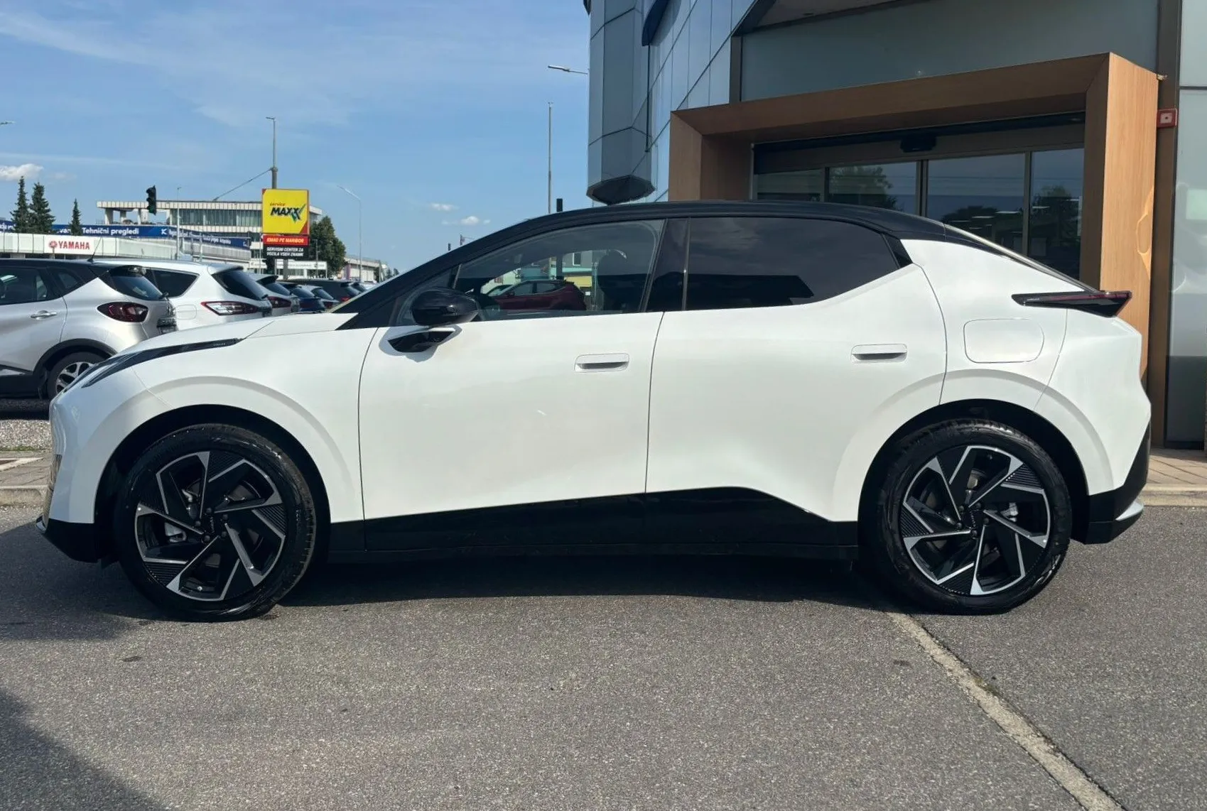 Zunanja slika - Lynk & Co 02 - MORE 66kWH - 3