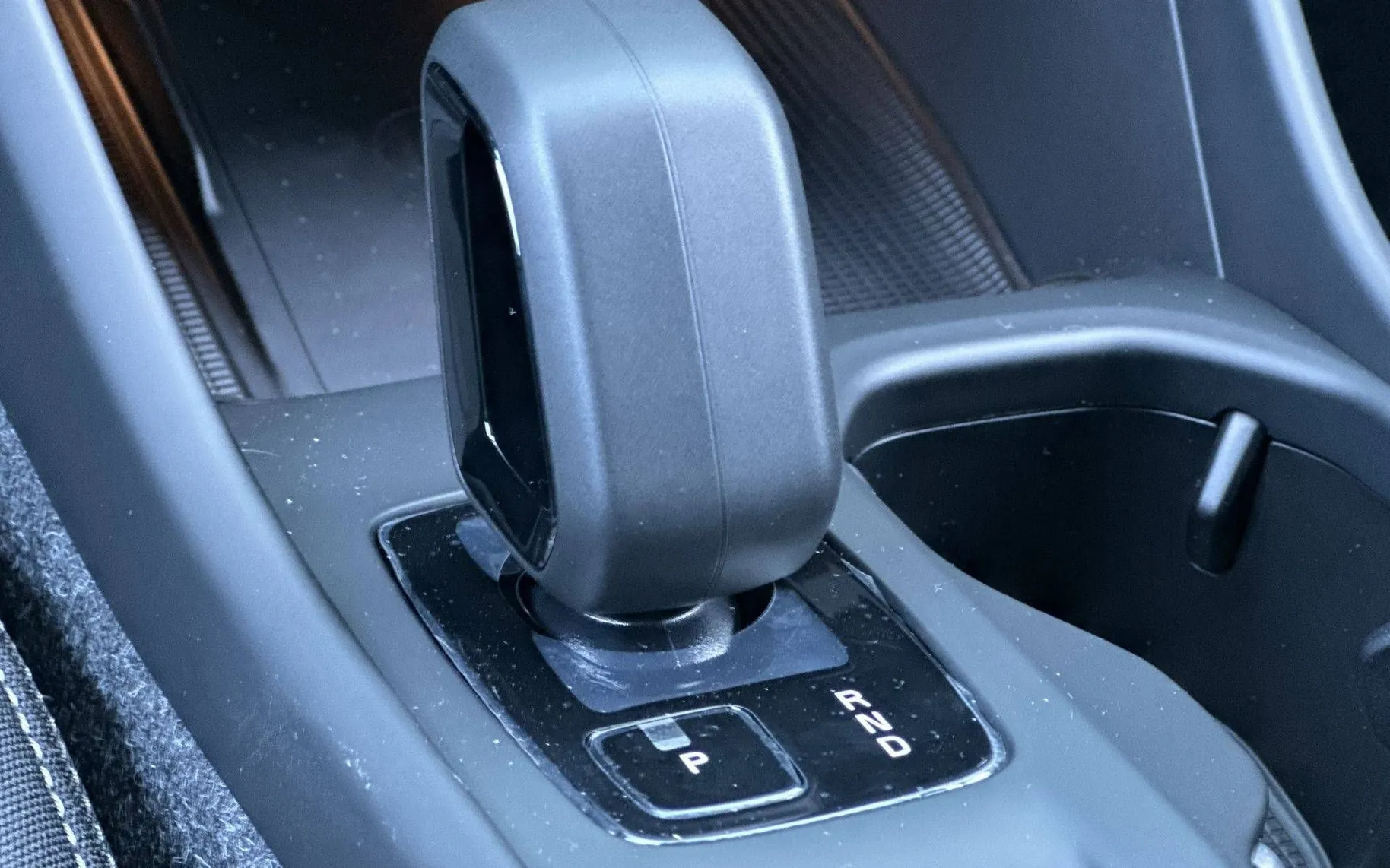 Notranja slika - Volvo XC40 - B3 P Core AT DCT 3 leta garancije + 3 servisi... - 15