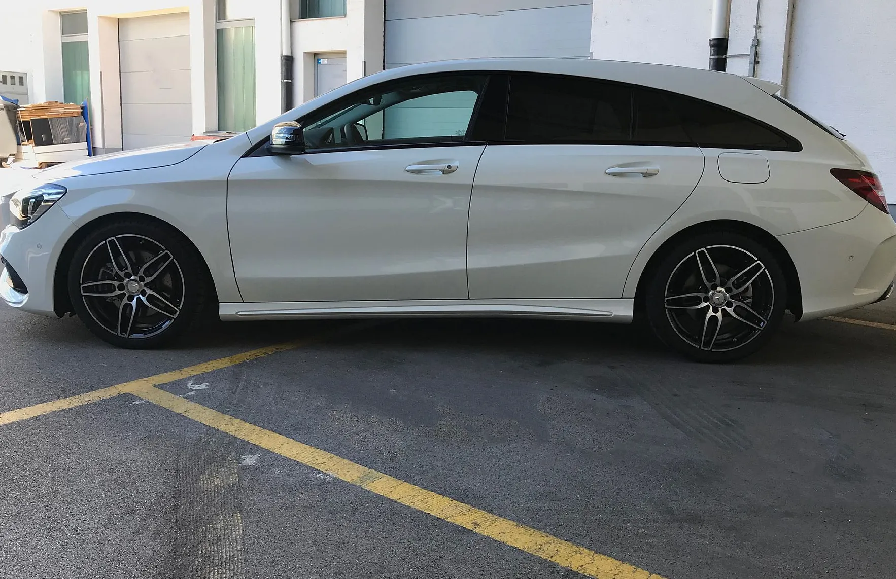 Zunanja slika - Mercedes-Benz CLA-Razred - CLA Shooting Brake 220 d 4M SB Avt. AMG NEPOZABNO DOŽIVETJE - 4