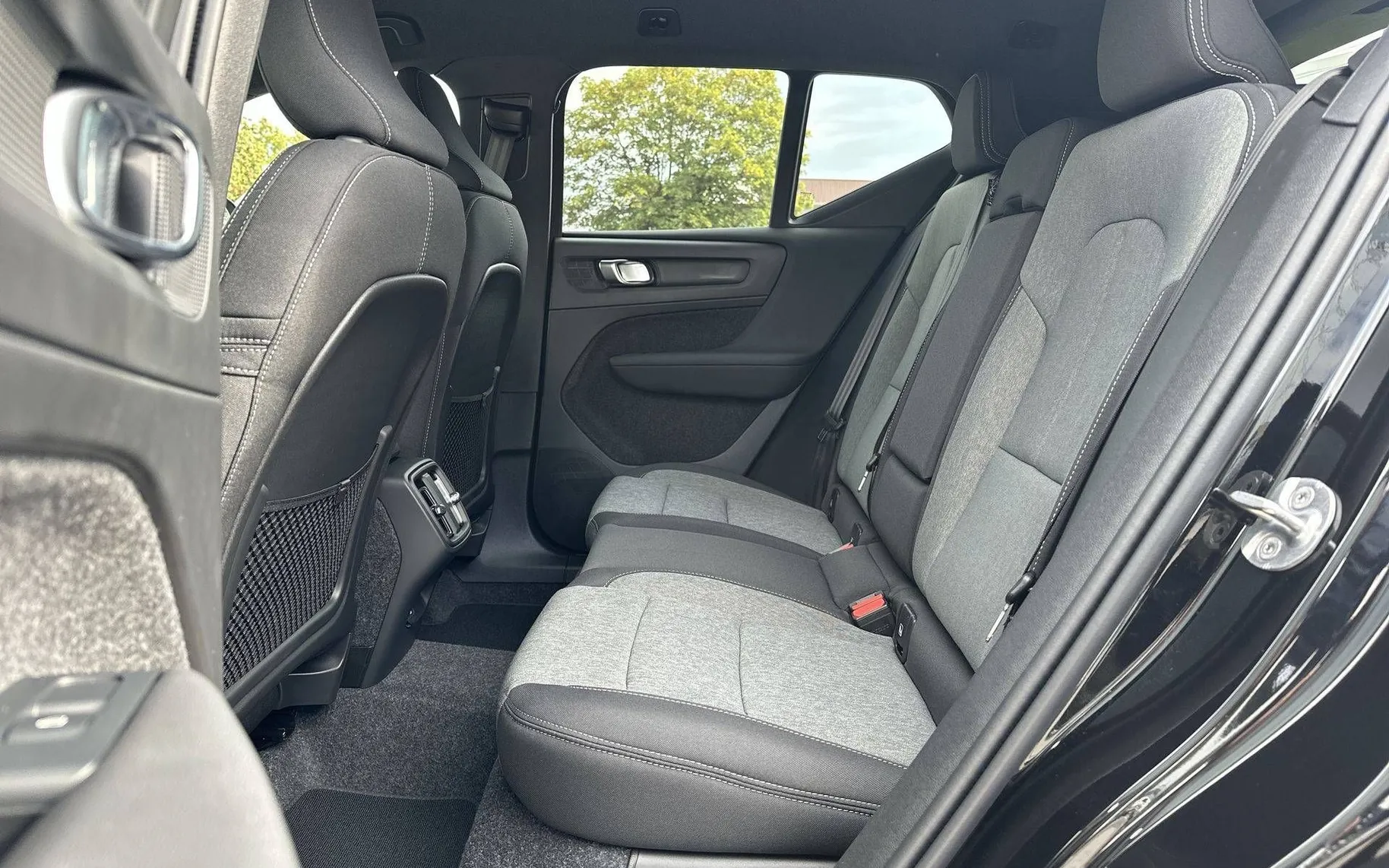 Notranja slika - Volvo XC40 - B3 P Plus Dark Avt. - 11